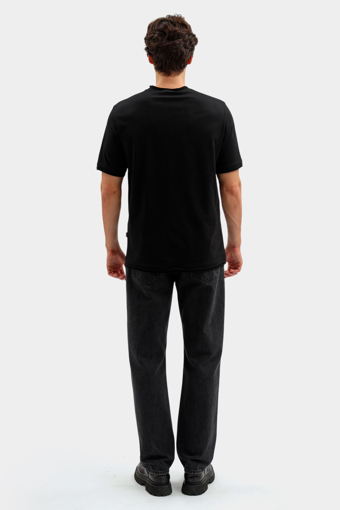 M-261-THT-22-0205 Футболка The Hills Черный