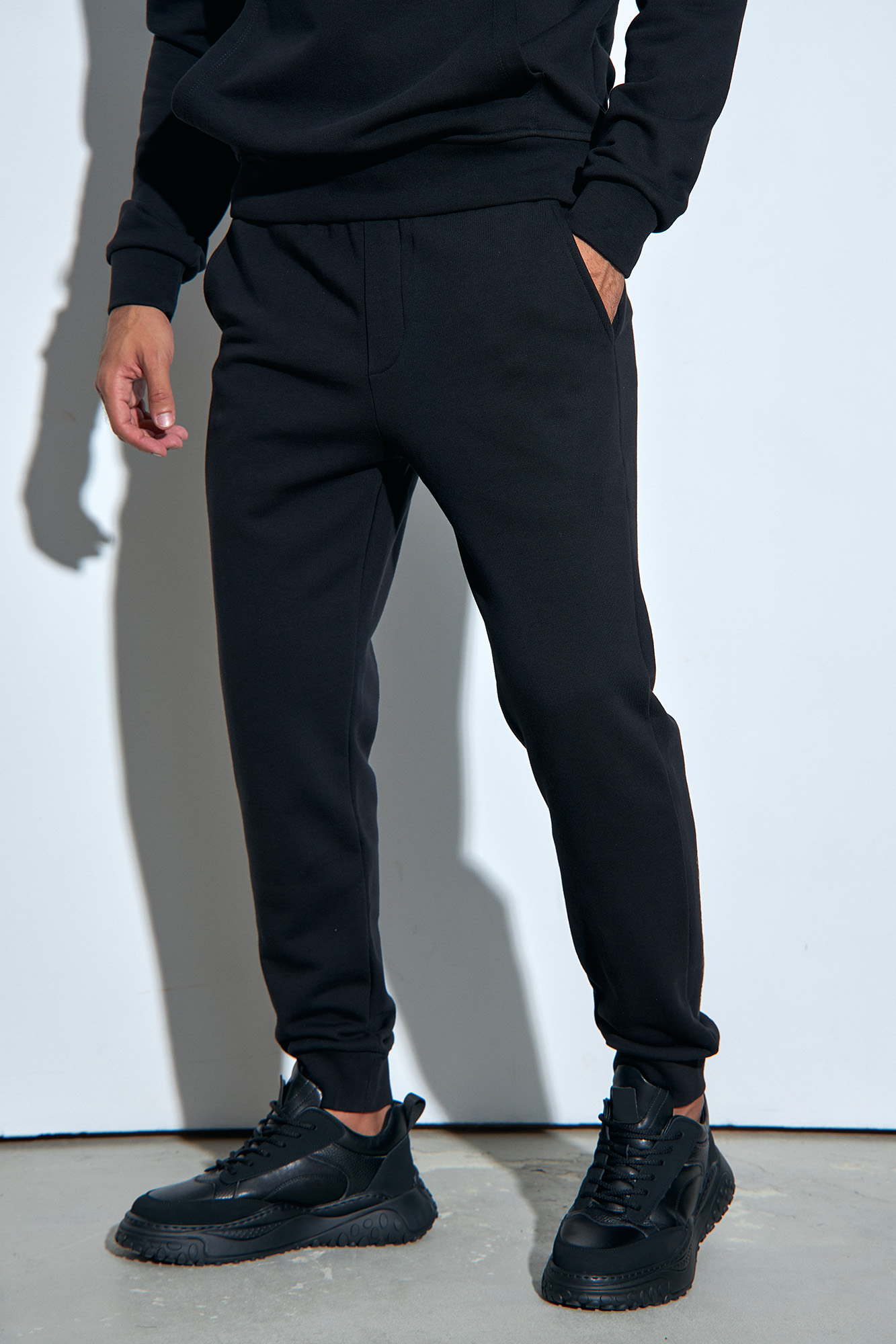 VM-232-53-021 Брюки спортивные Van Mich Черный