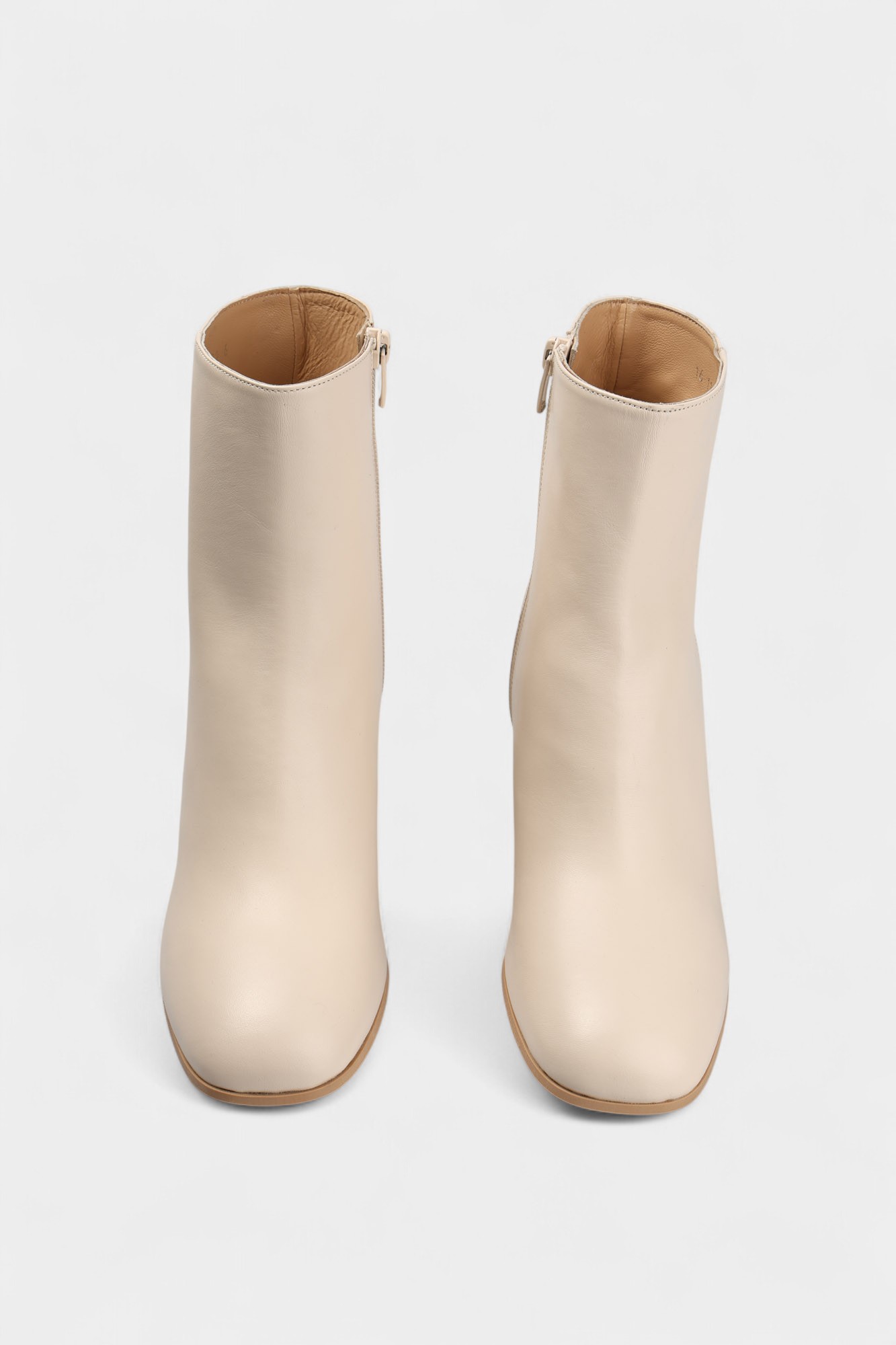 16-127B02 Ботильоны Marc Cony Белый