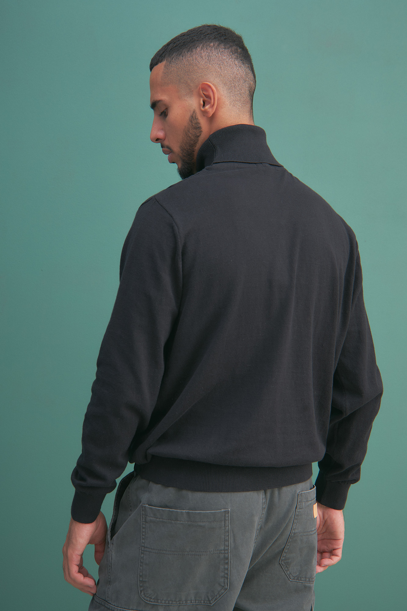 M-231-T-1105 Водолазка The Hills Черный