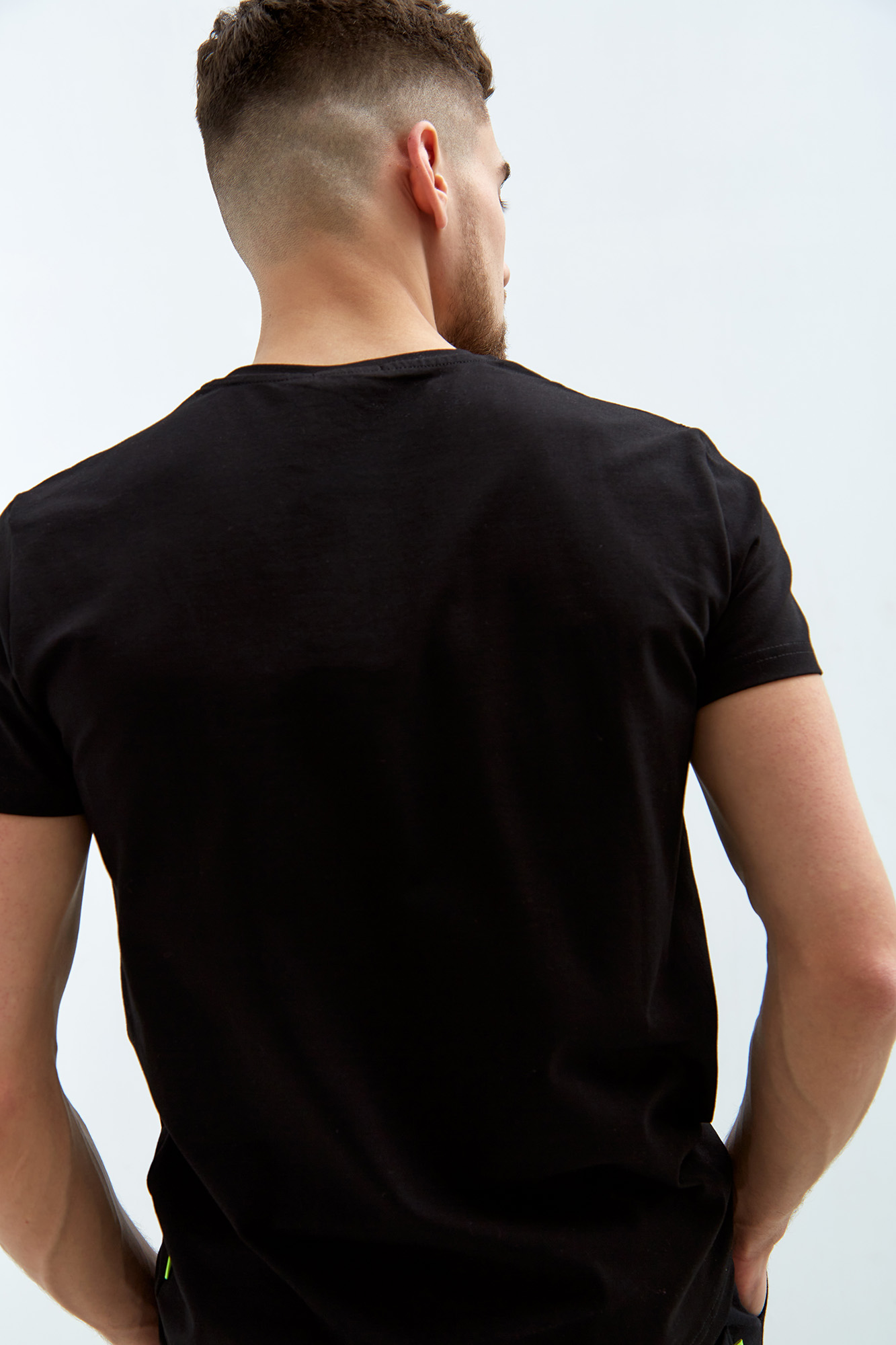 M-231-P-22-0002 Футболка The Hills Черный