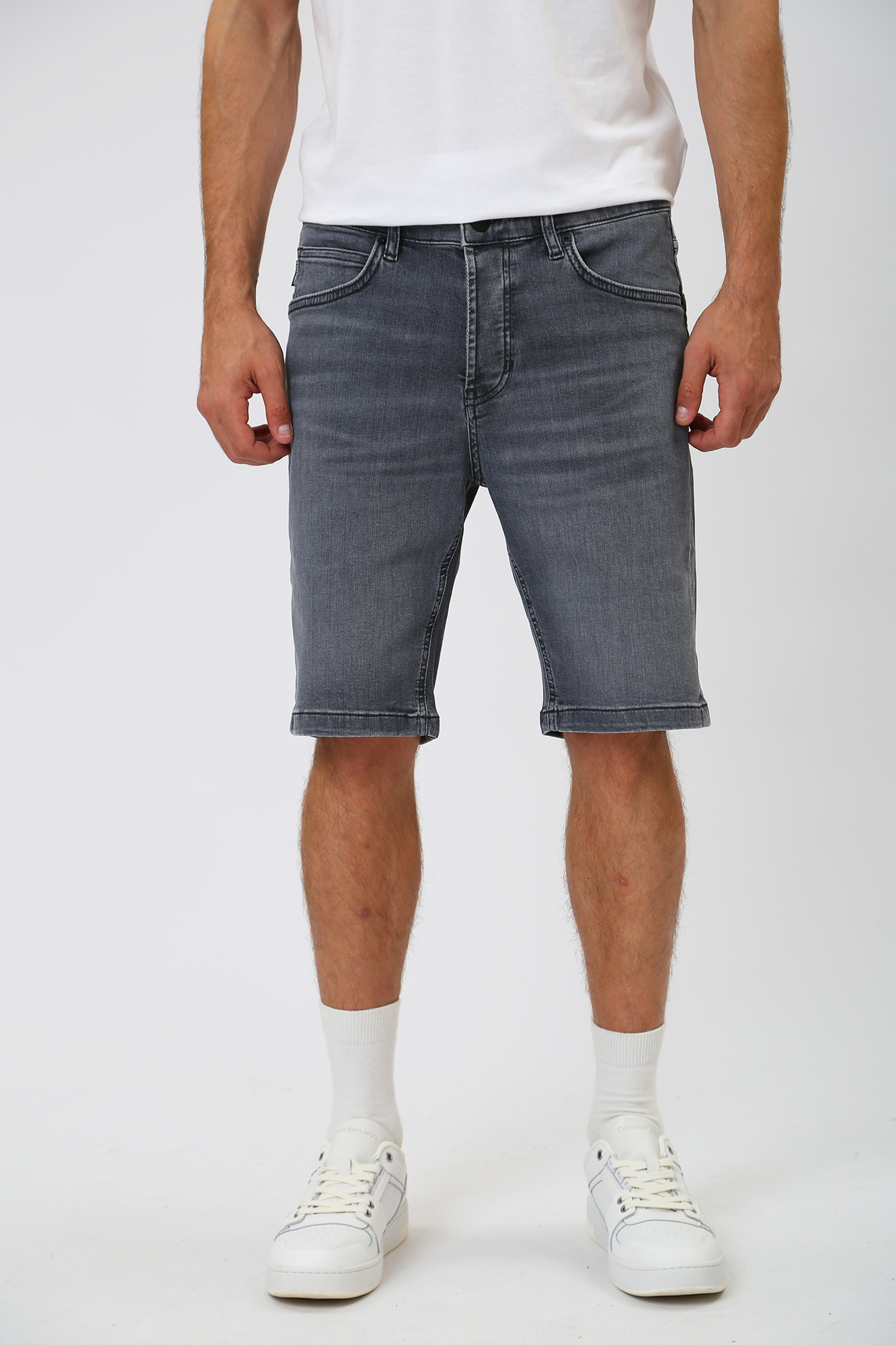 30037249_10015840 Шорты джинсовые Strellson Серый