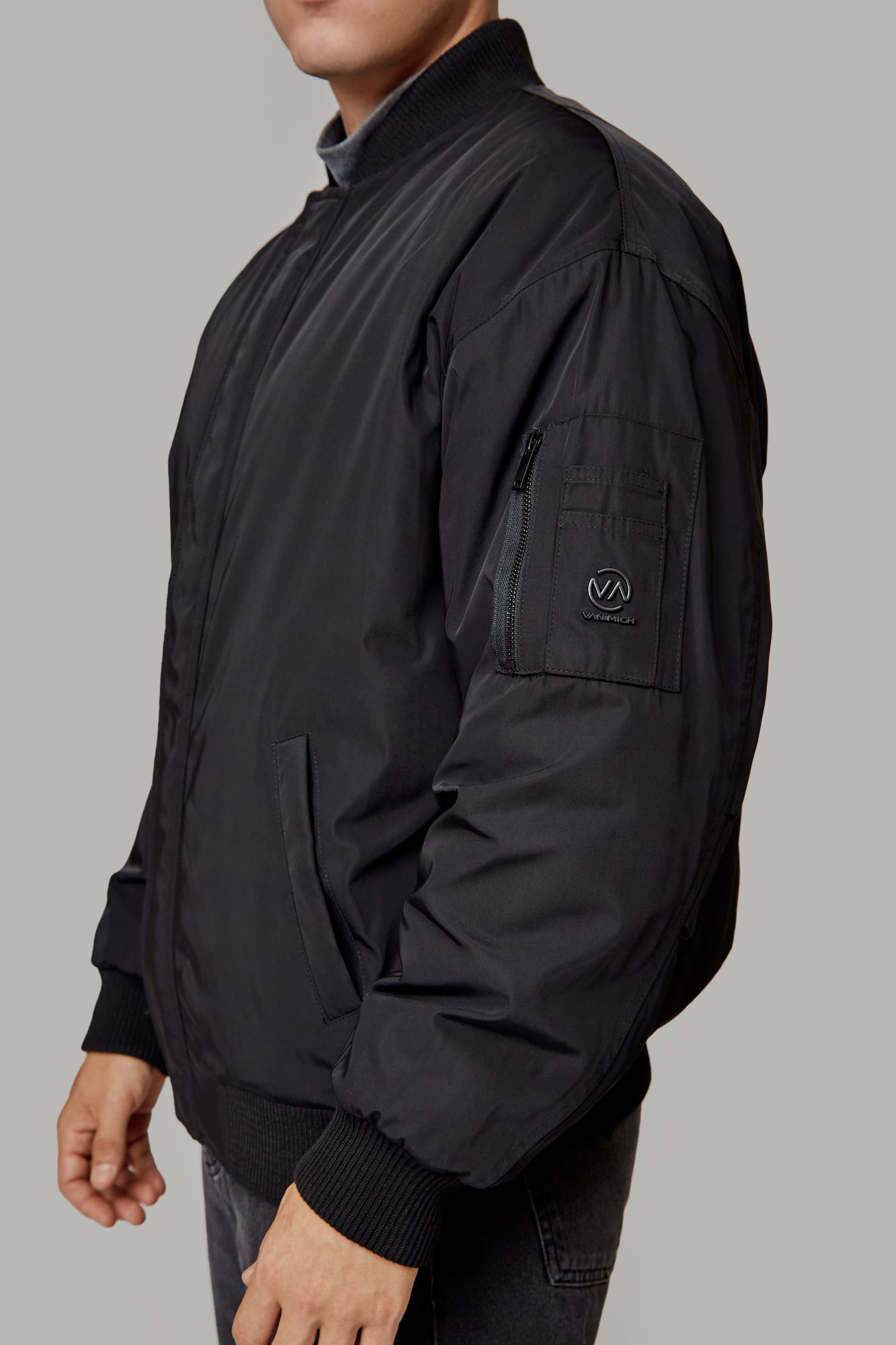 VM-CRI-52-328 Бомбер Van Mich Черный
