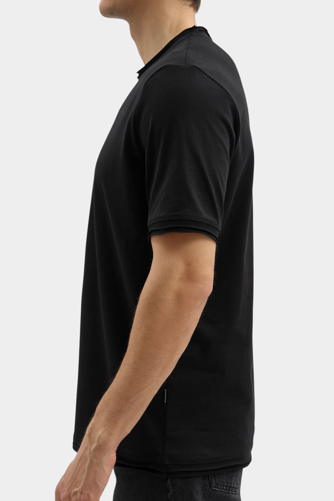 M-261-THT-22-0205 Футболка The Hills Черный