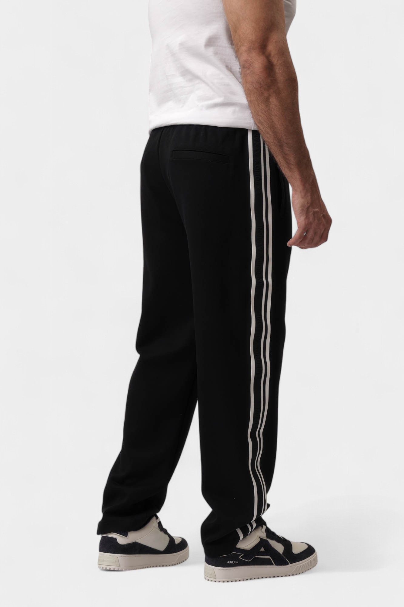 EM001111_AF13488 Брюки спортивные Emporio Armani Белый