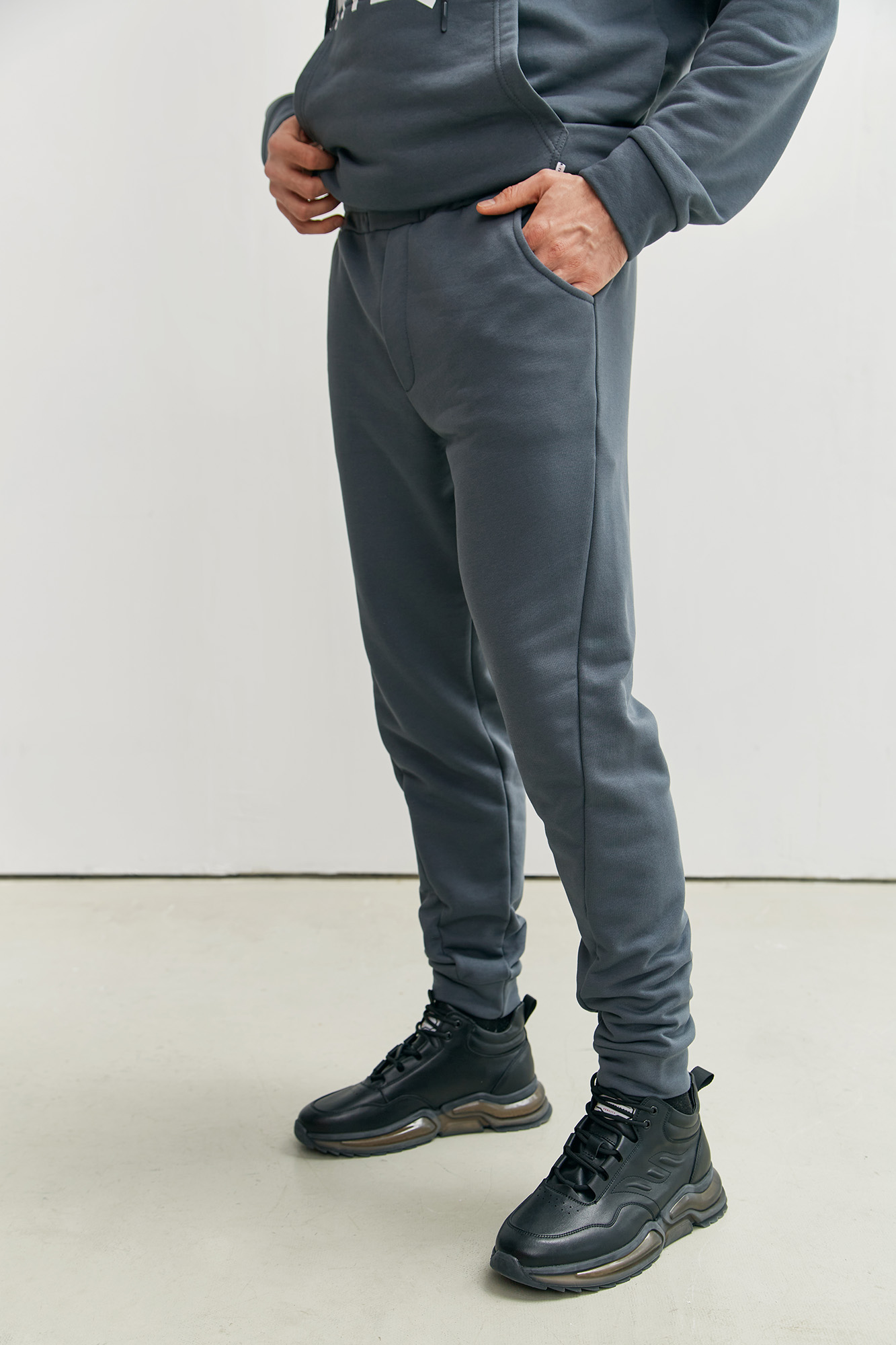 M-231-P-20-0003 Брюки спортивные The Hills Серый