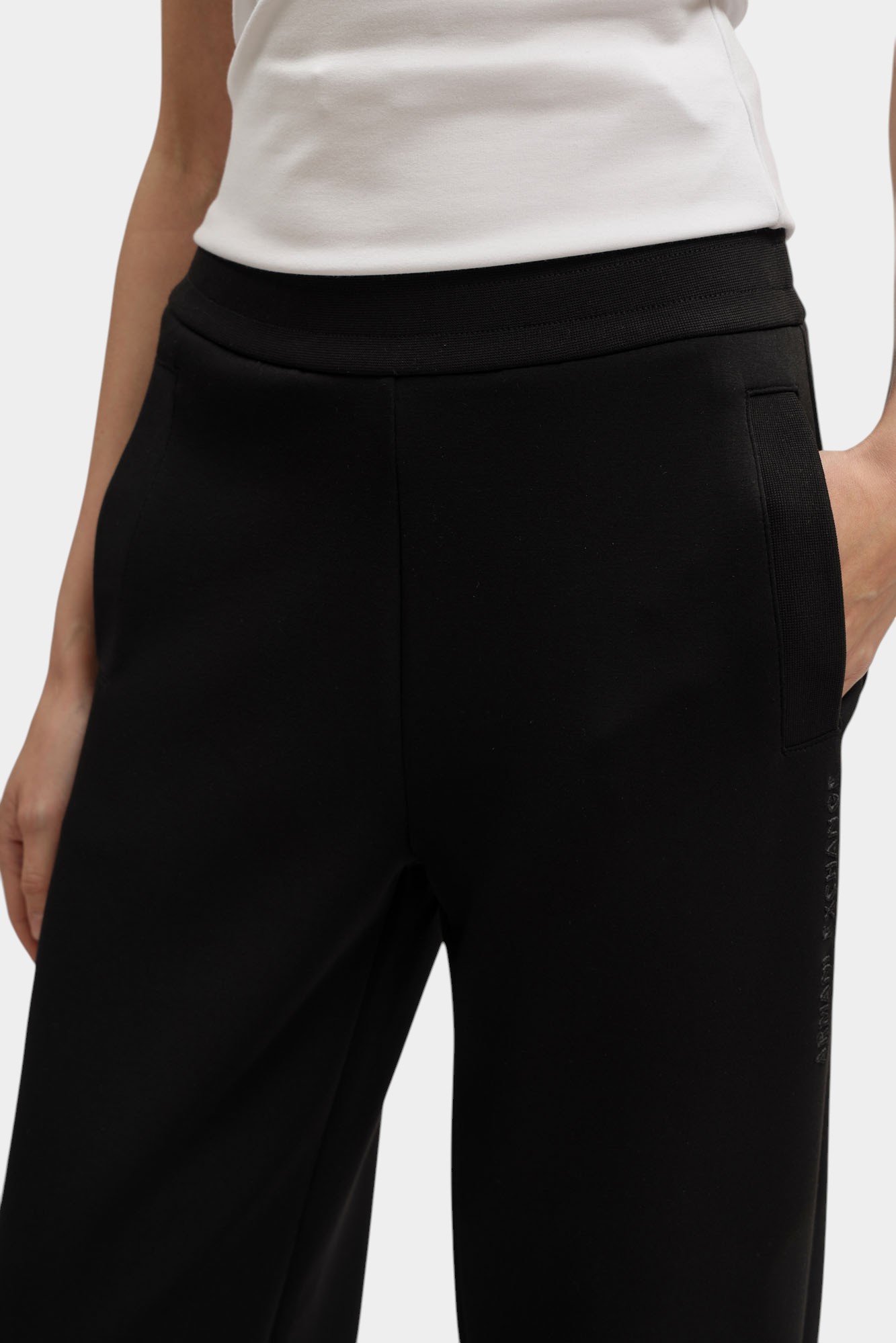 XW001011_AF16111 брюки спортивные armani exchange 