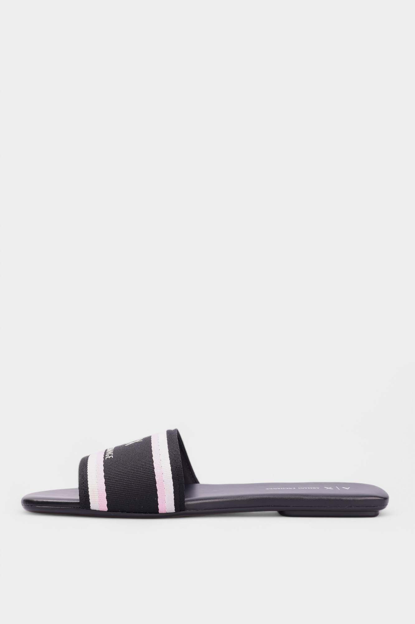 XDP056_XV922 Шлепки Armani Exchange Черный