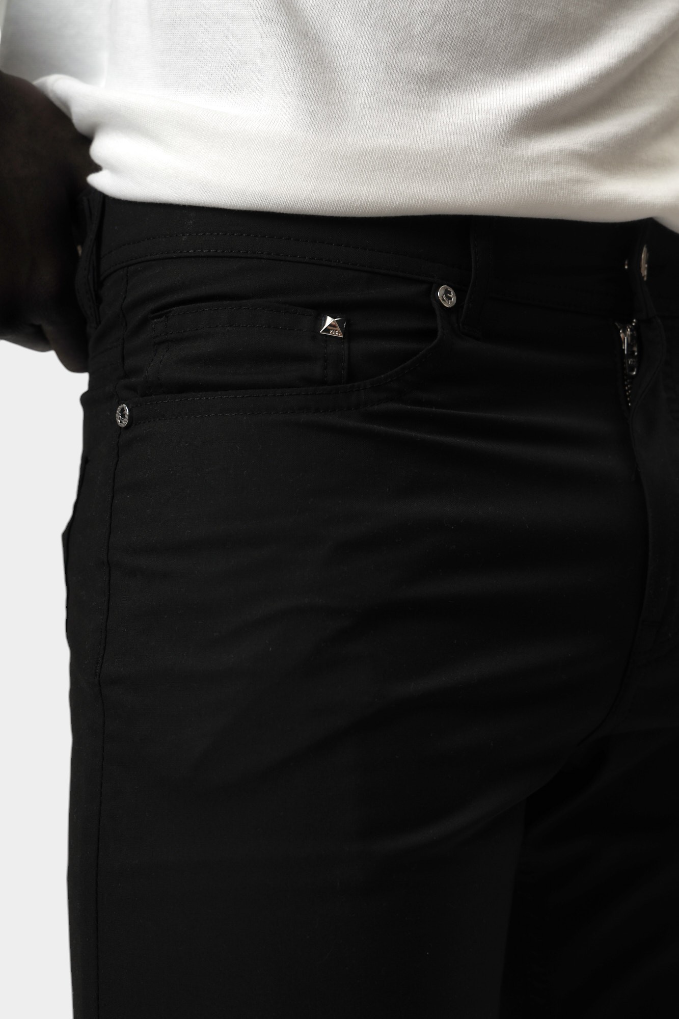 551813_265840 Джинсы Karl Lagerfeld Черный