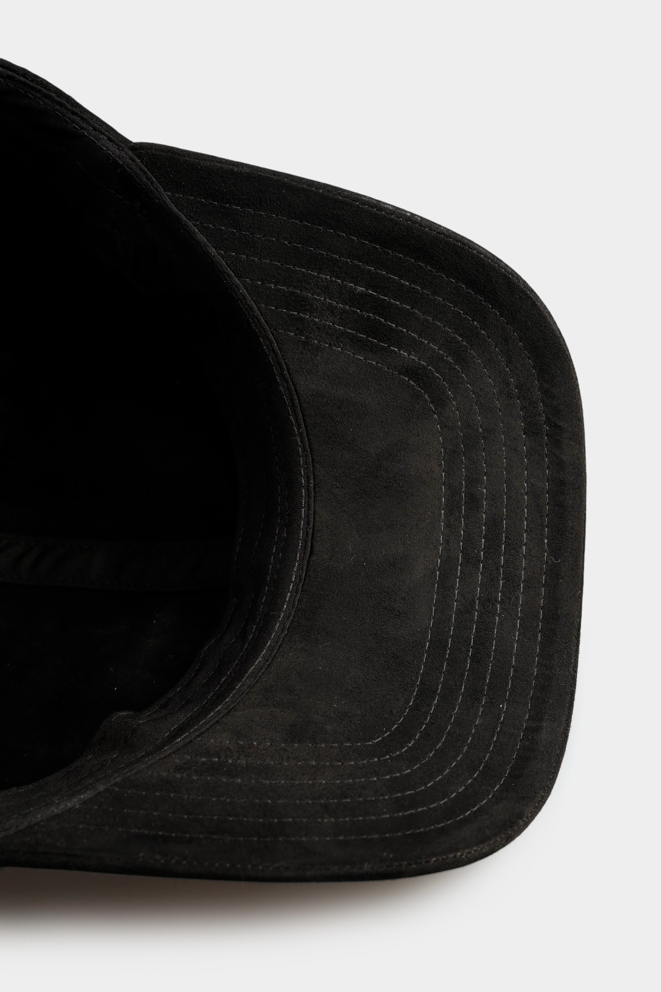 30048458_10020615 Кепка Strellson Черный