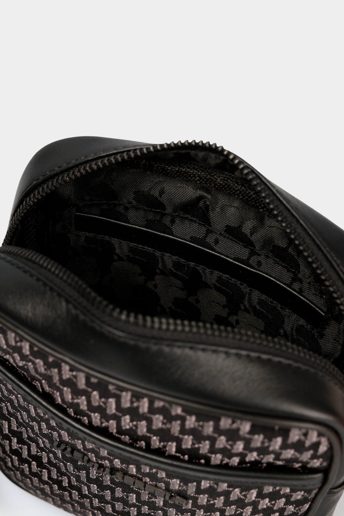 561115_805922 Сумка Karl Lagerfeld Серый