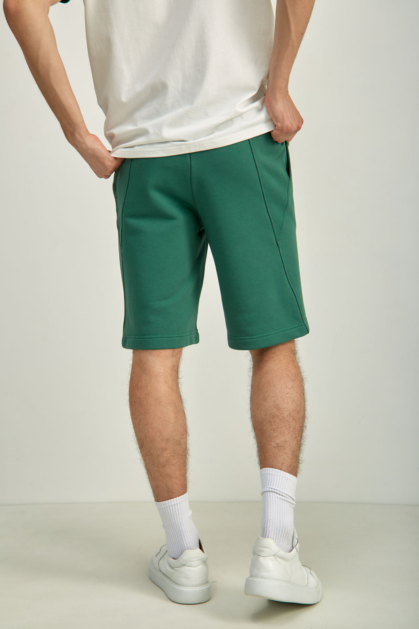 M-241-P-20-0087 Шорты The Hills Зеленый