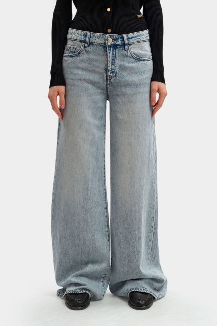Джинсы Armani Exchange
