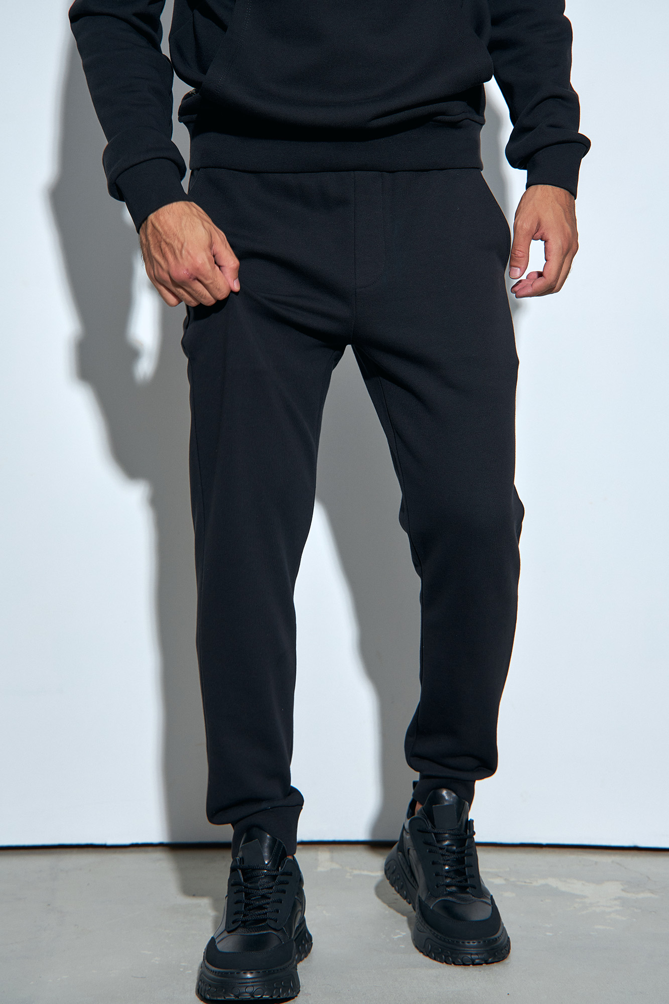 VM-232-53-021 Брюки спортивные Van Mich Черный