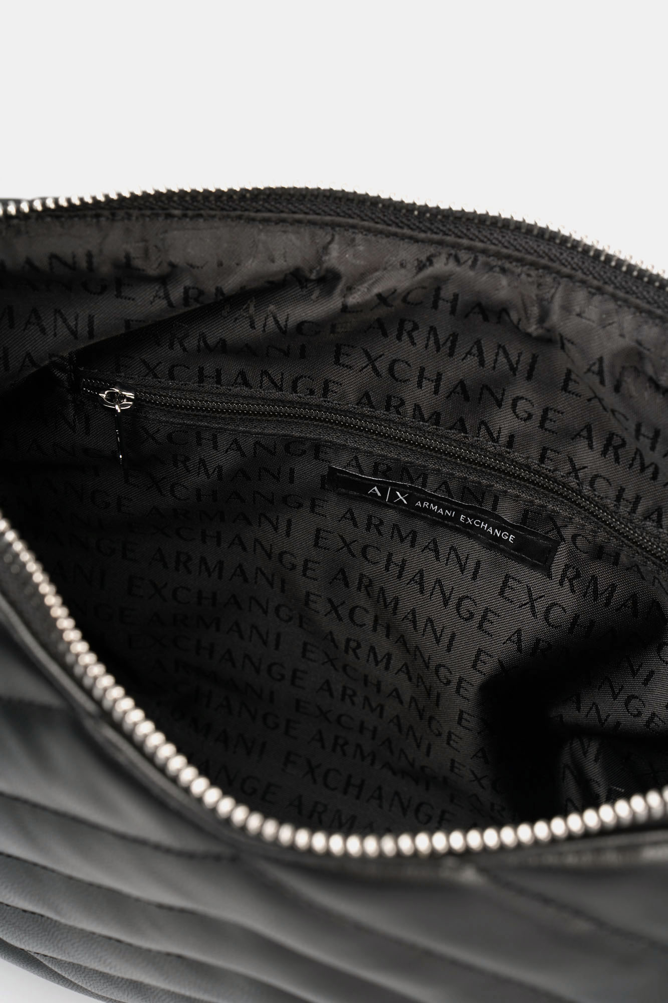 XW000300_AF12037 Сумка Armani Exchange Черный