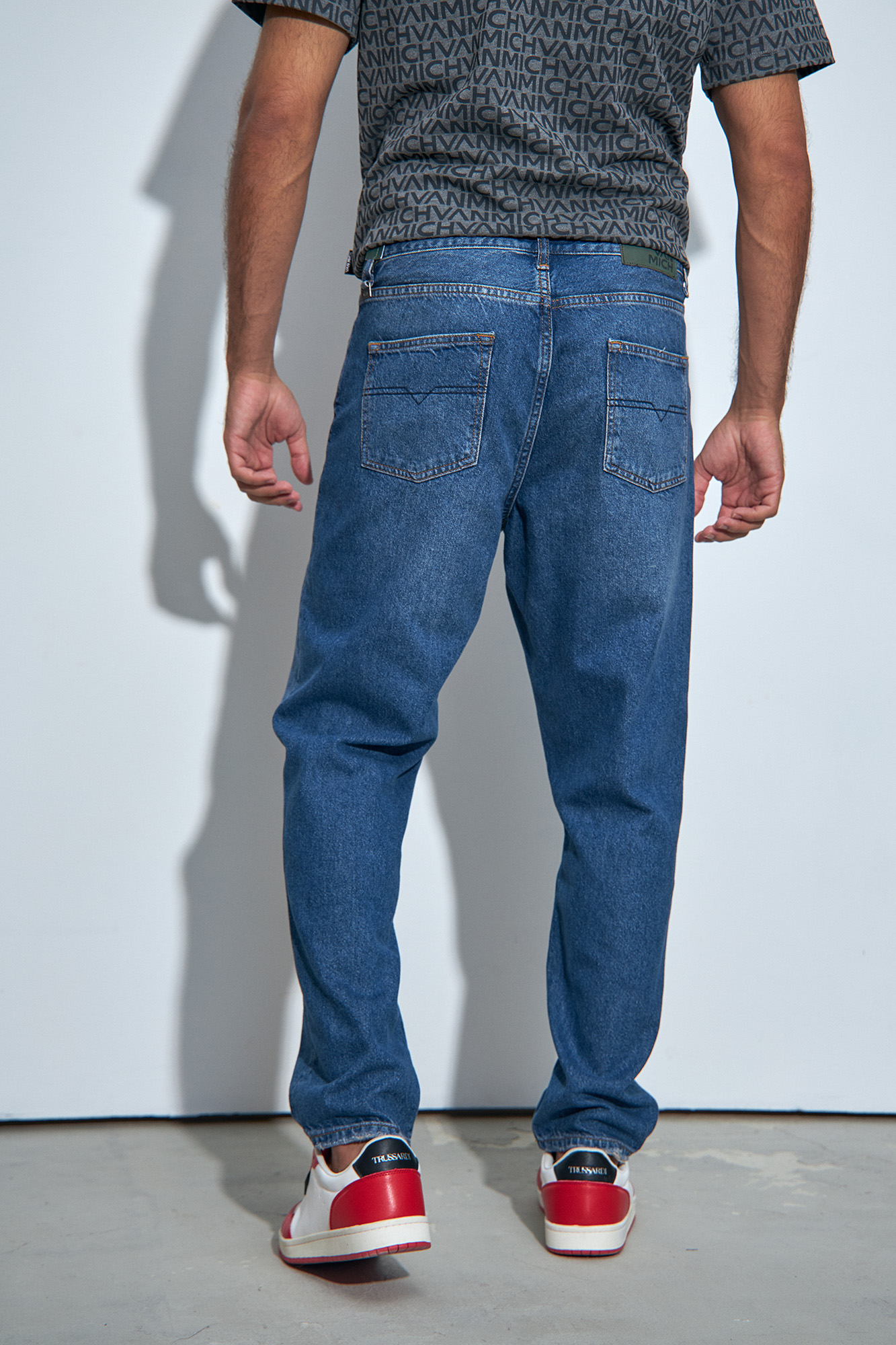 VM-232-33-015 Джинсы Carot Van Mich Голубой