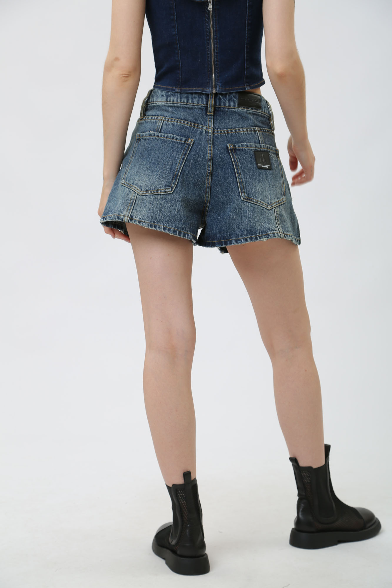 3DYJ77_Y15DZ шорты джинсовые armani exchange