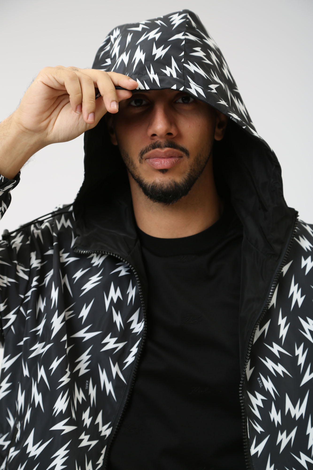 542508_505006 Ветровка Karl Lagerfeld Черный