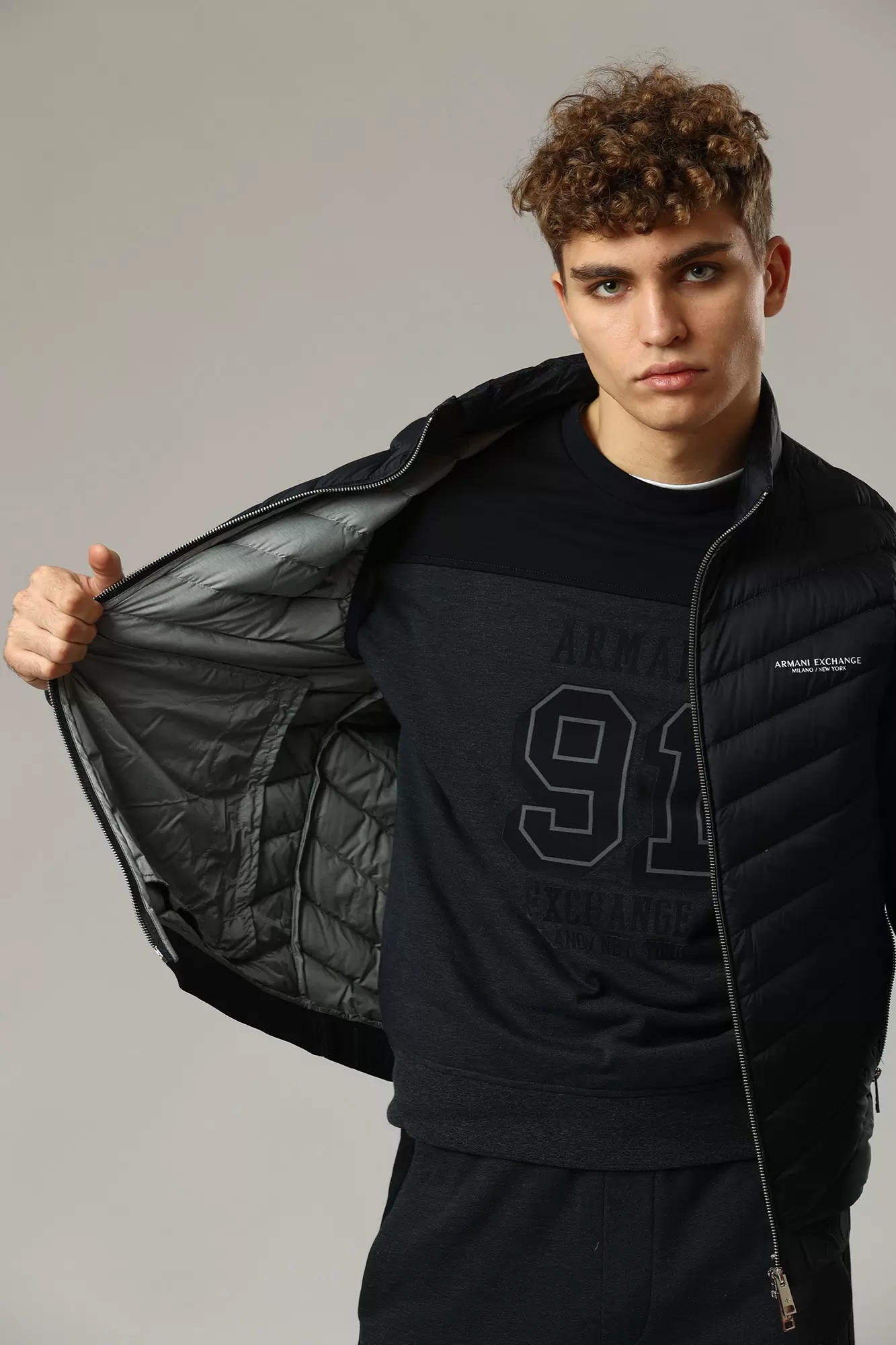8NZQ52_ZNW3Z Жилет утепленный Armani Exchange Синий