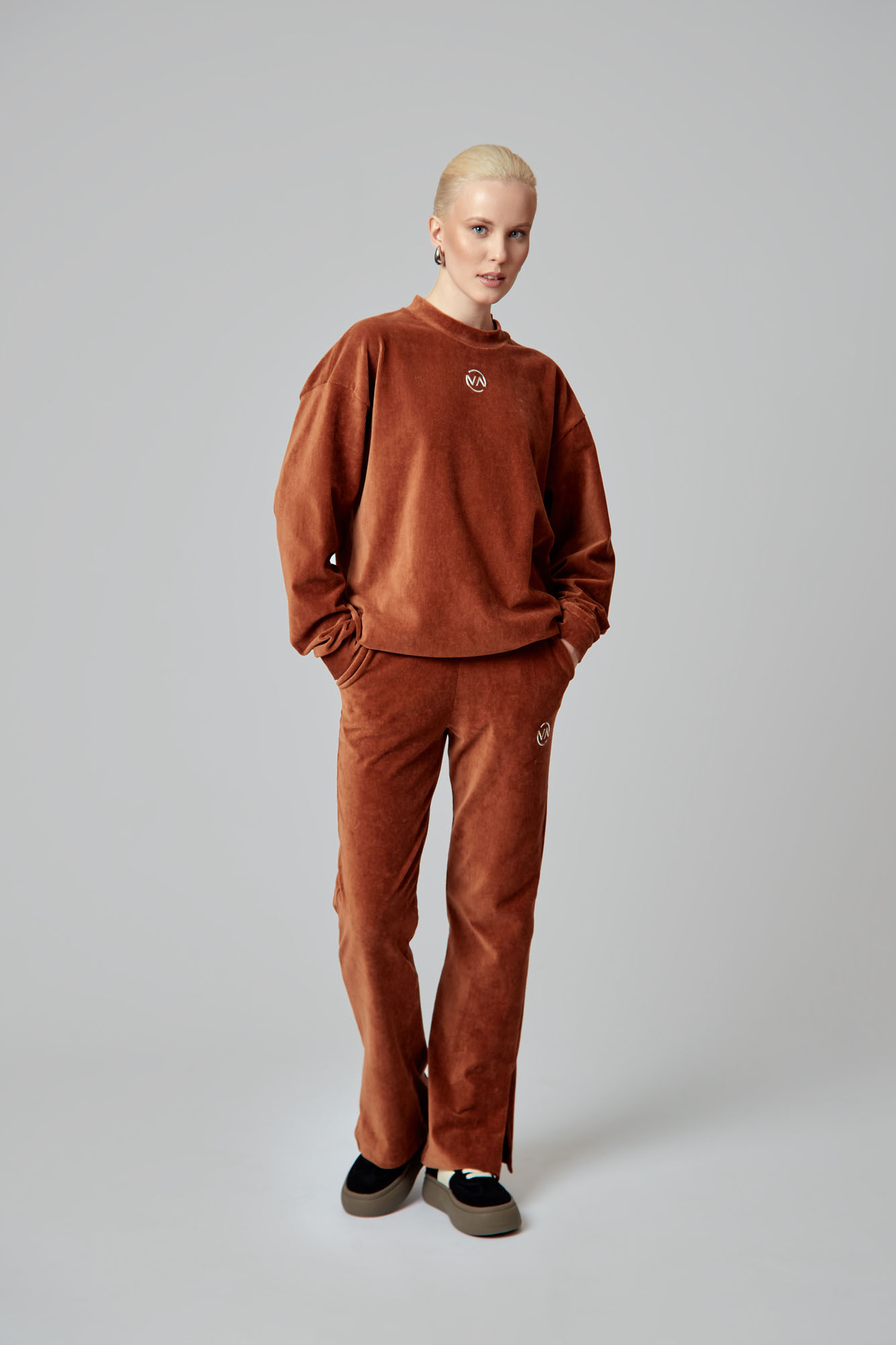 VW-FAT-20-303 свитшот van mich 