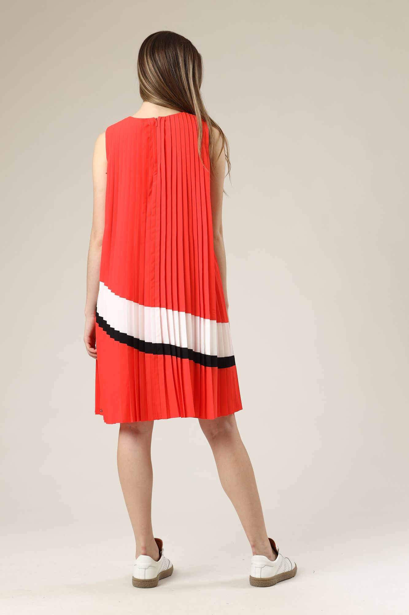 3KYA06_YNH3Z платье armani exchange 