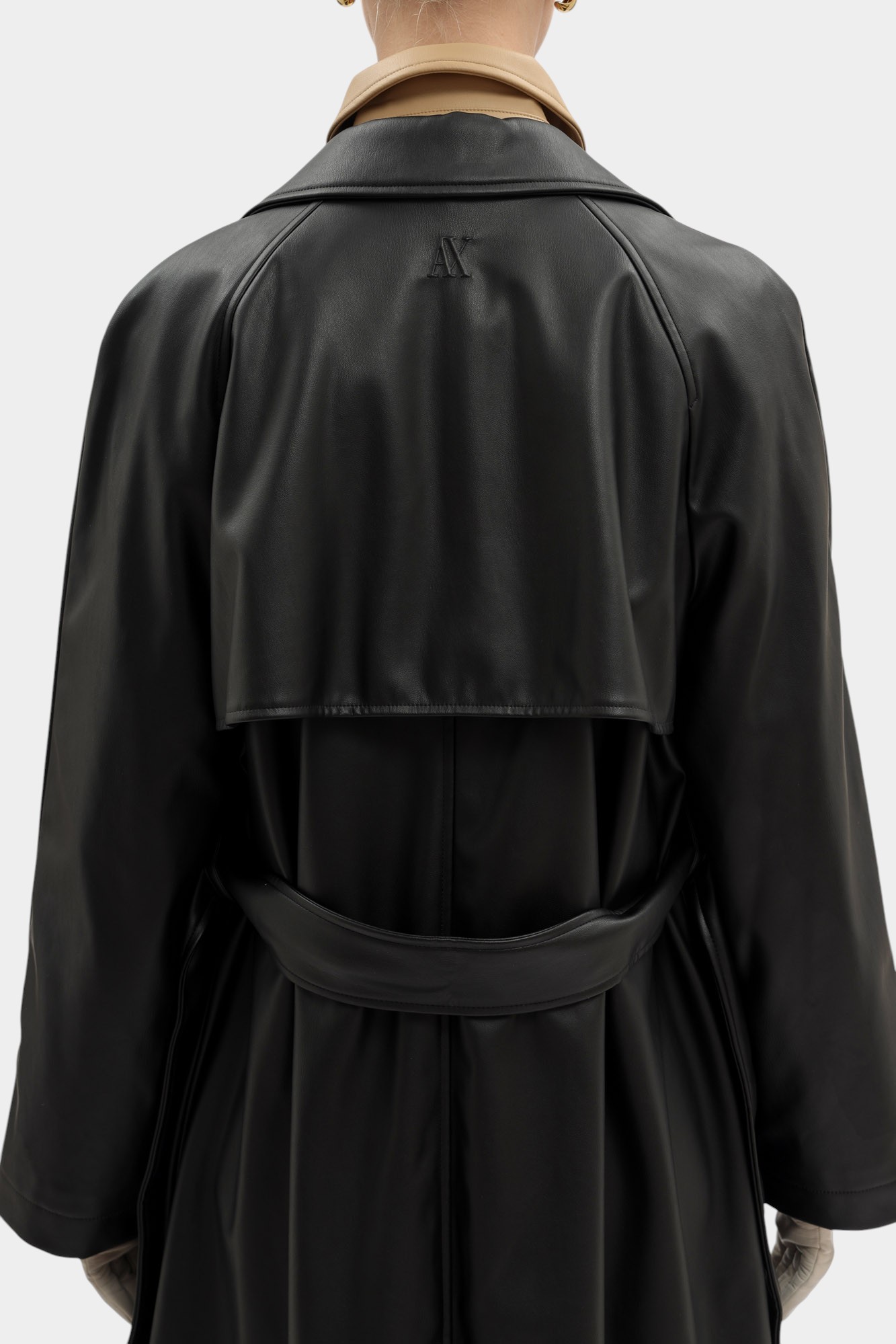 XW000680_AF16106 тренч armani exchange 