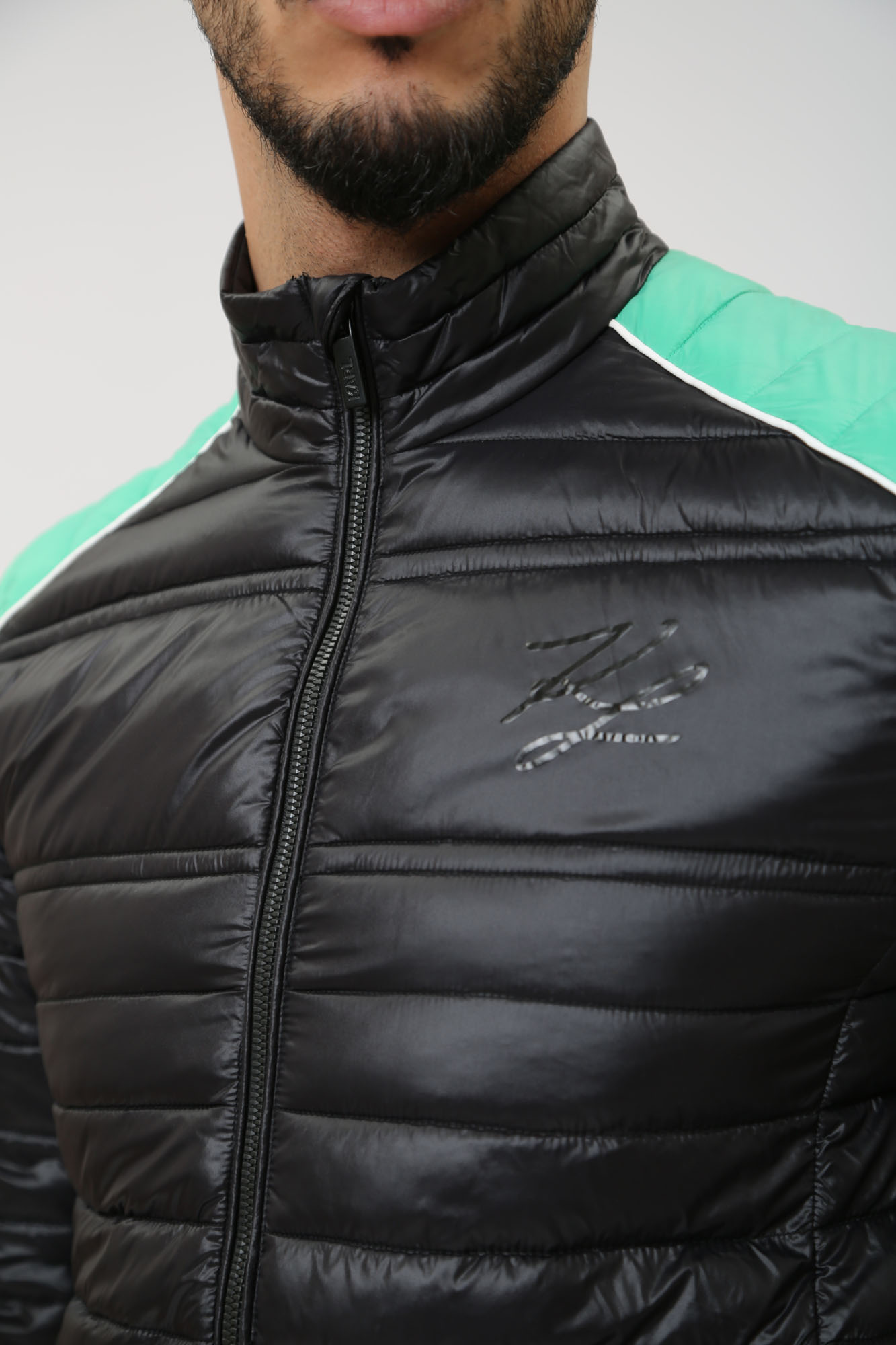 541590_505090 Куртка Karl Lagerfeld Черный