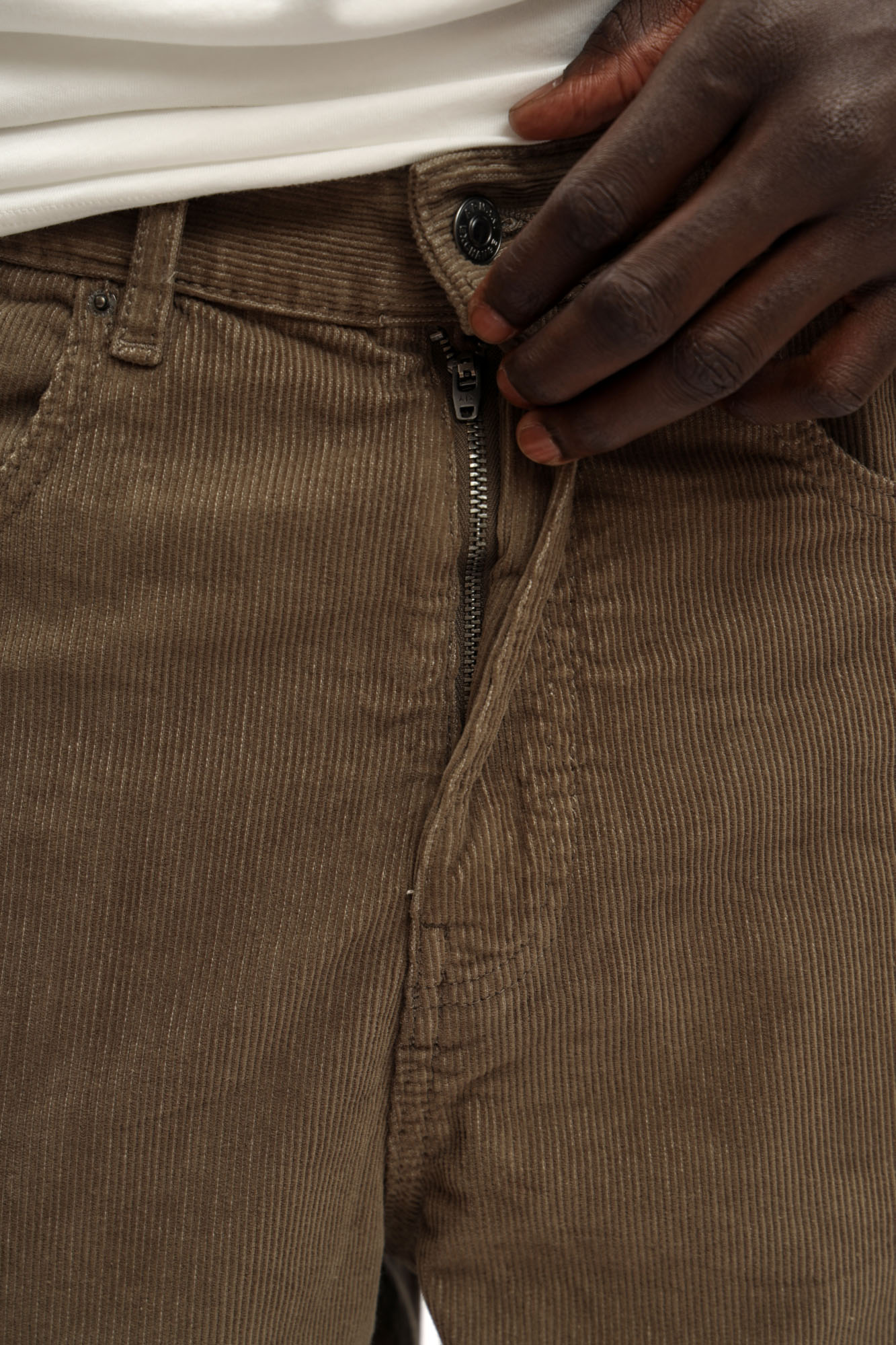 XM001156_AF18825 Джинсы Armani Exchange Коричневый