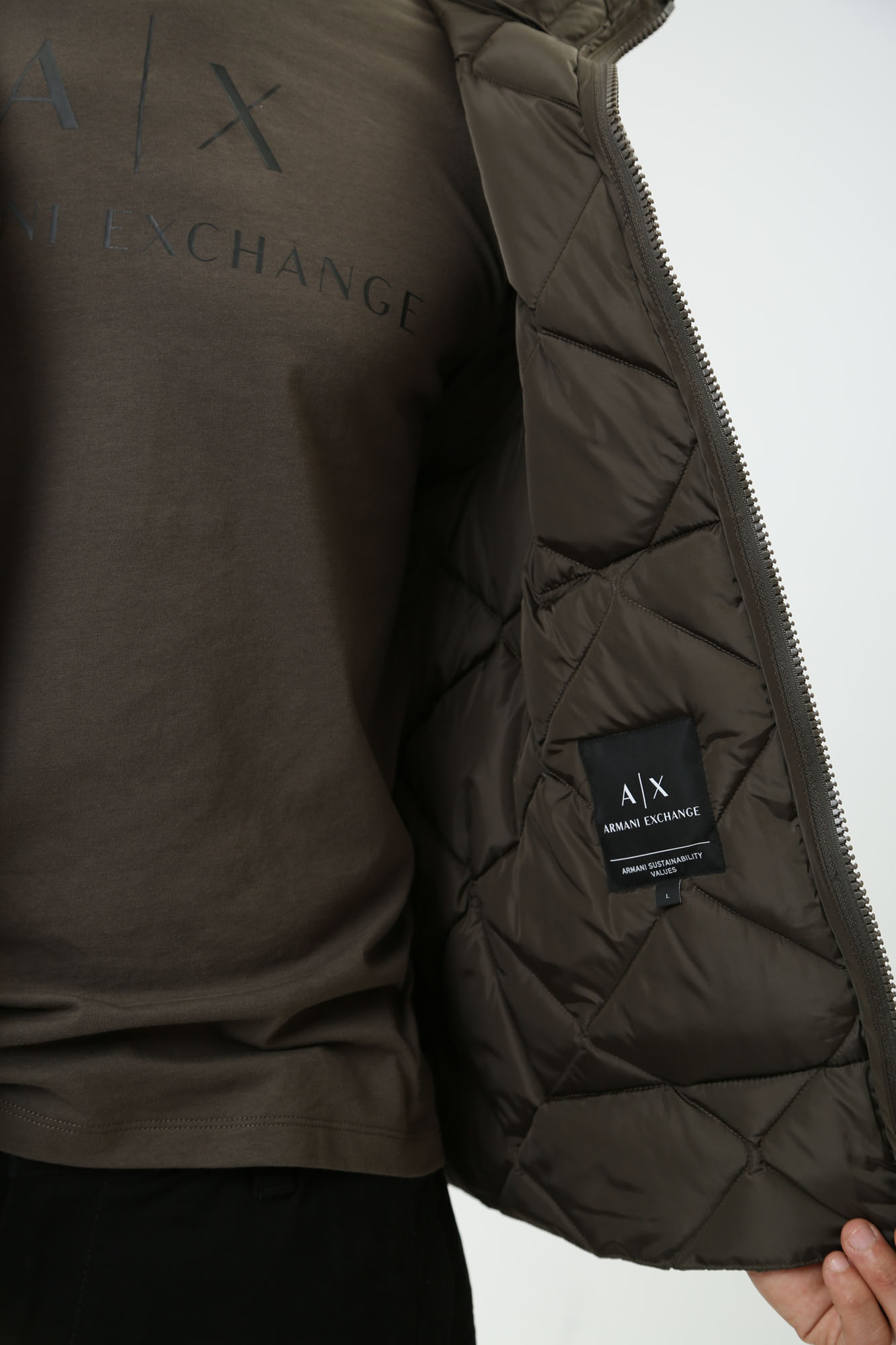 6DZQ01_ZN4XZ Жилет пуховый Armani Exchange Черный