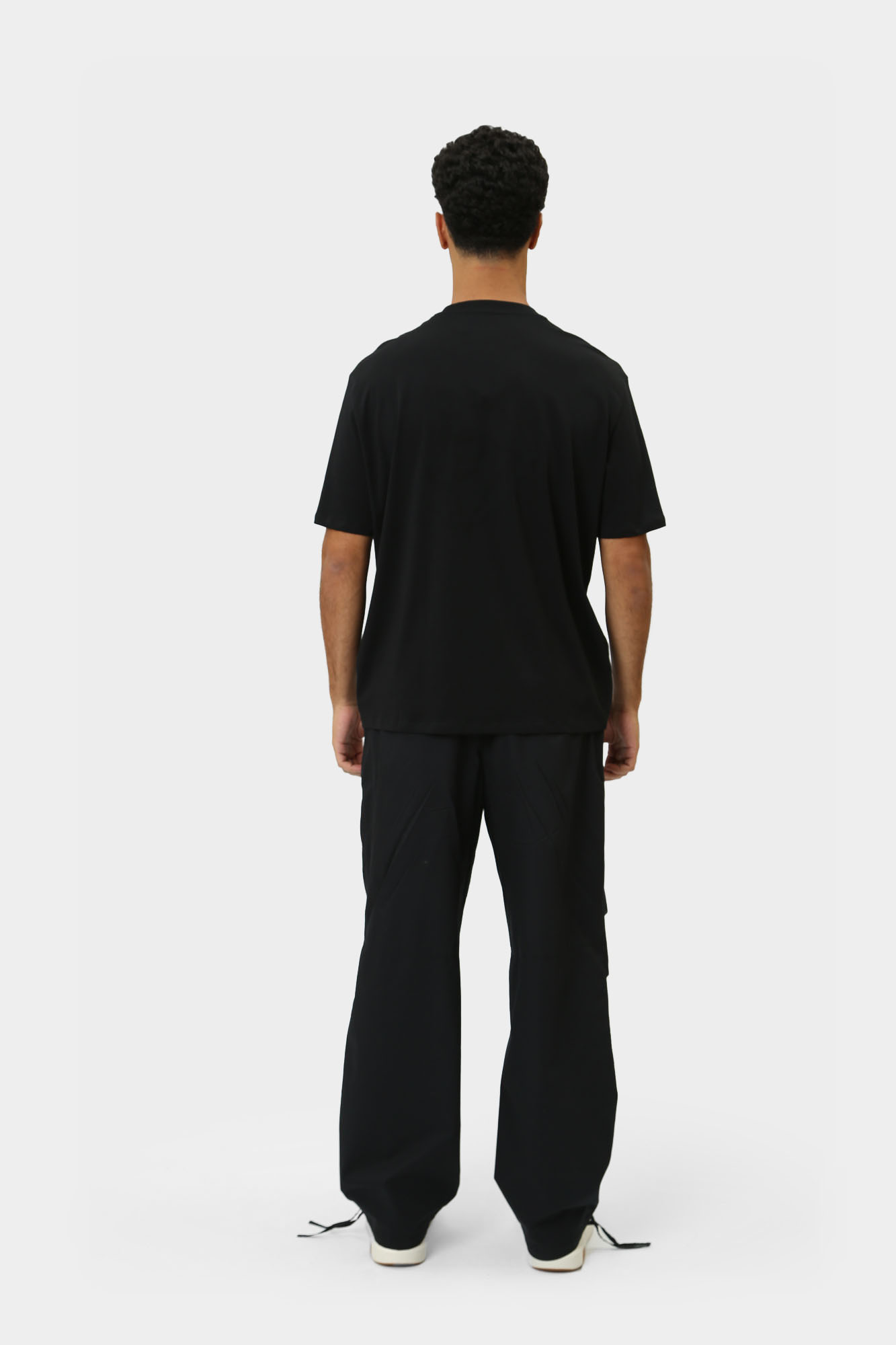 XM000044_AF10334_MC004 Футболка Armani Exchange Черный