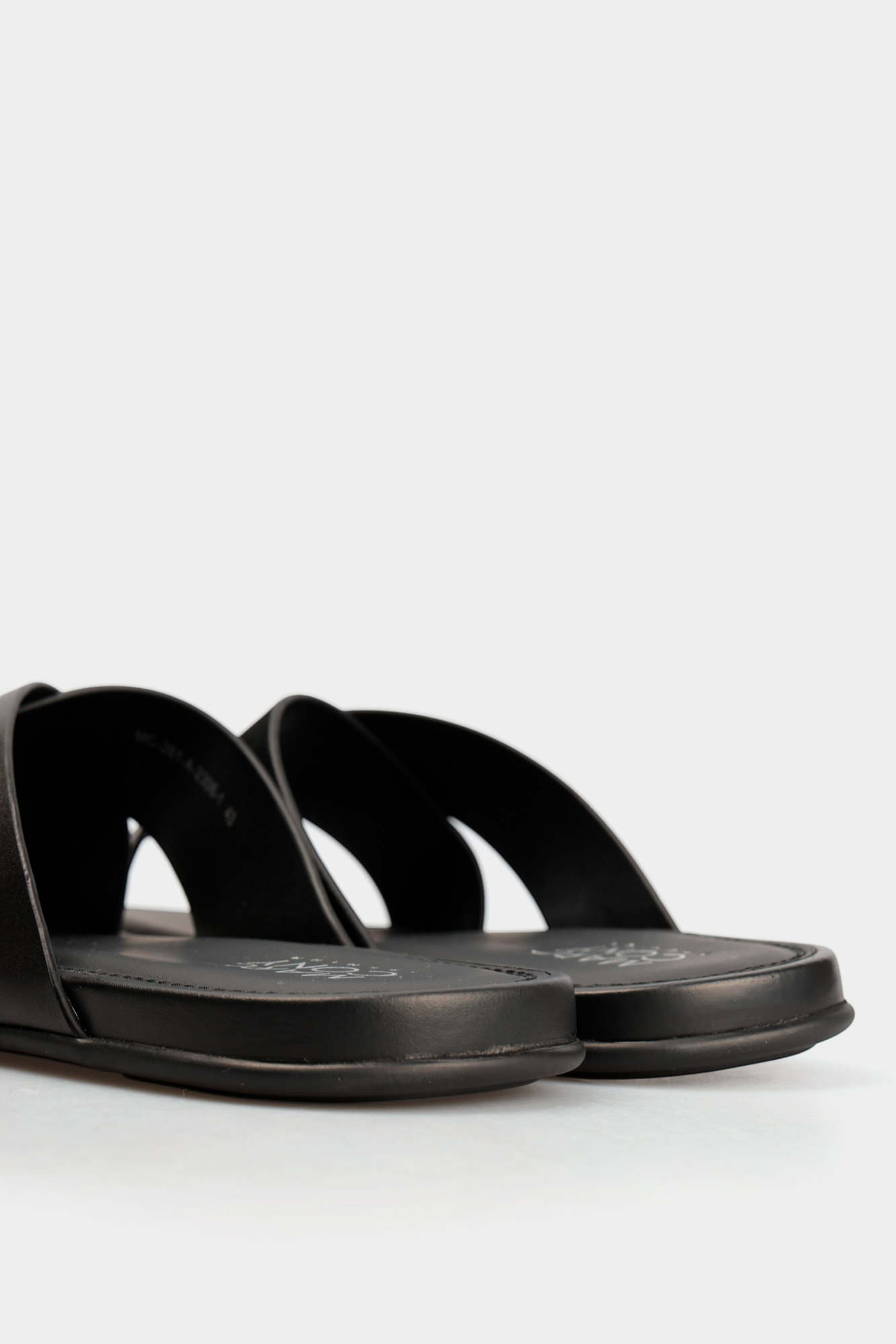 МС-261-A-23 Шлепки Marc Cony Черный