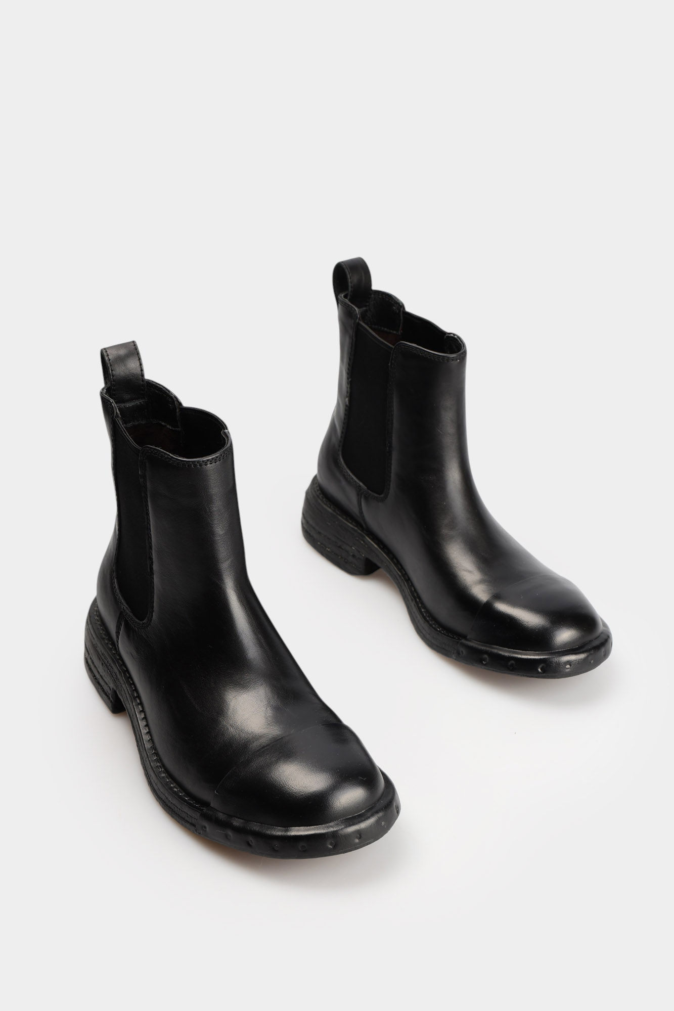 MC21828-WT Челси Marc Cony Черный