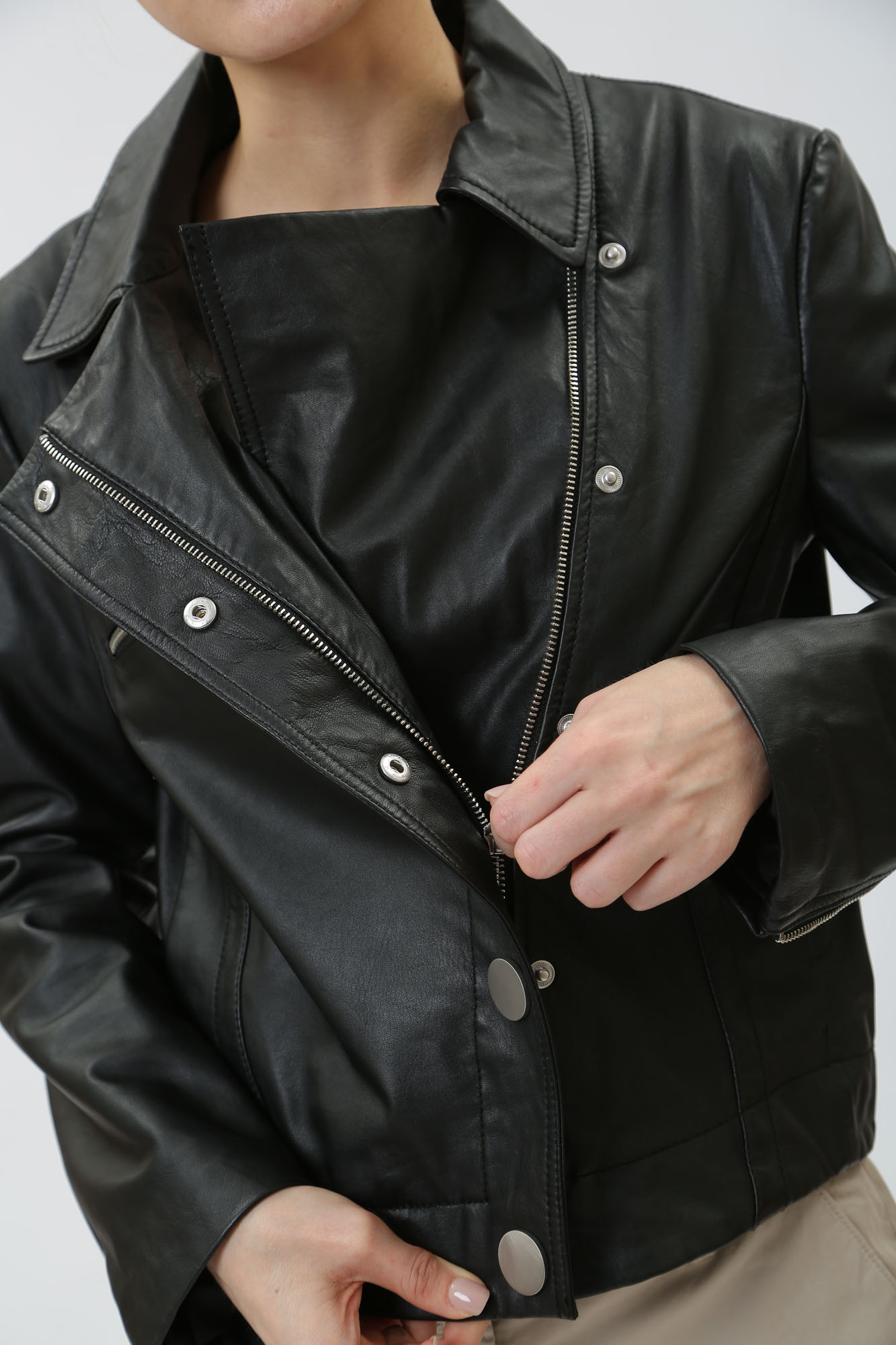 3DYB50_YLP1Z куртка кожаная armani exchange 