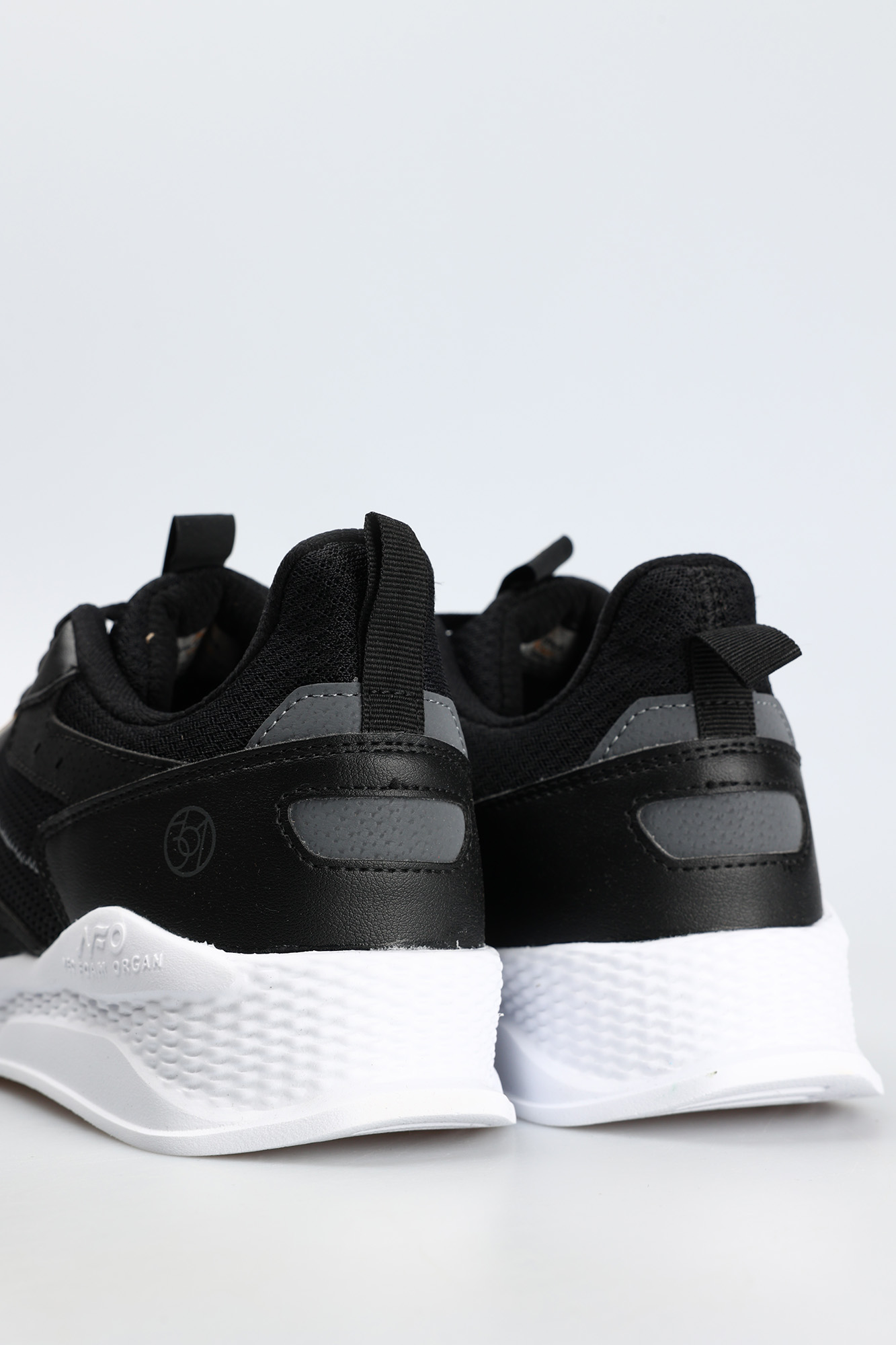 W572246729 Кроссовки 361° Черный