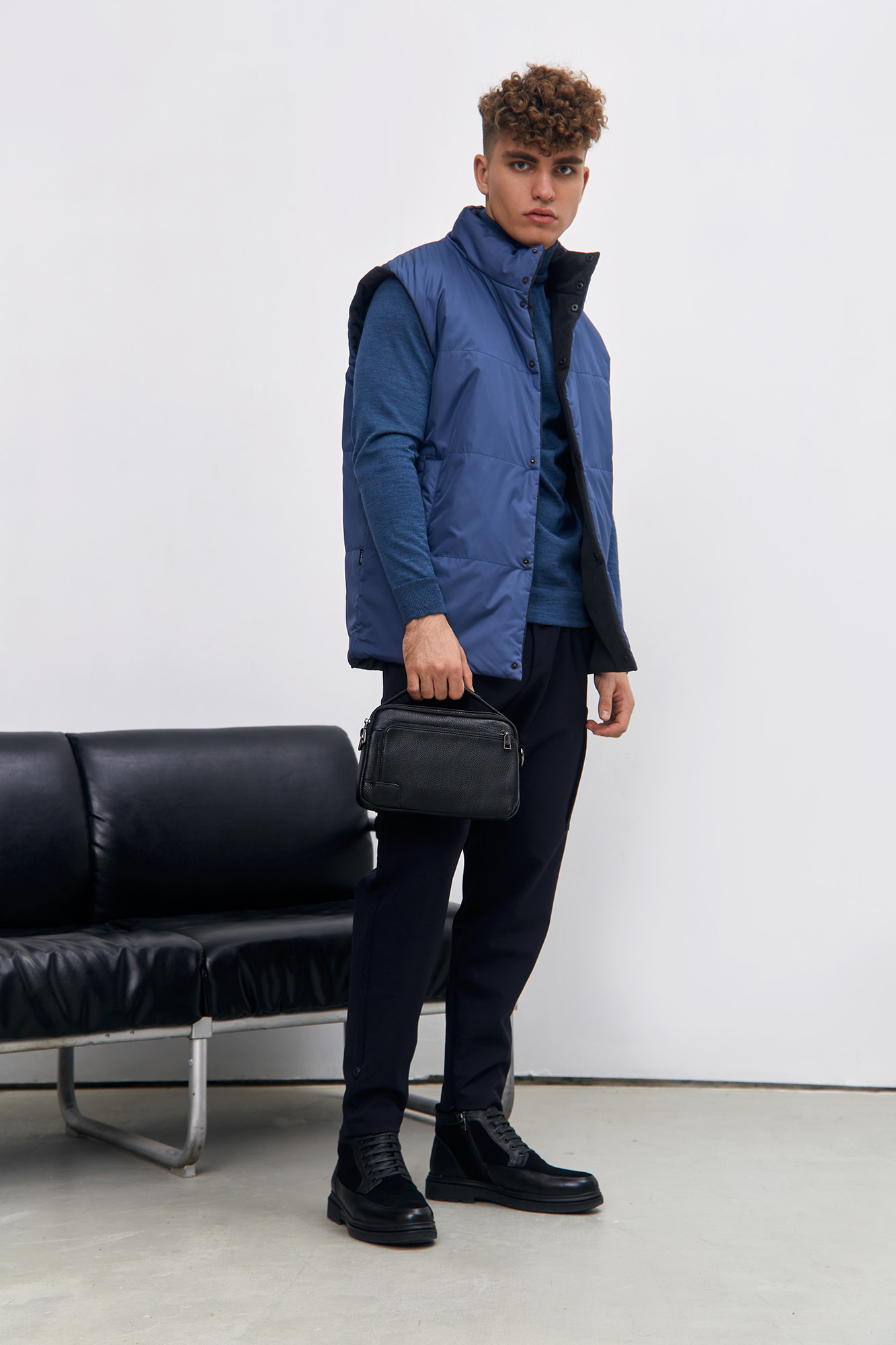 M-231-P-107-0011 Жилет The Hills Синий