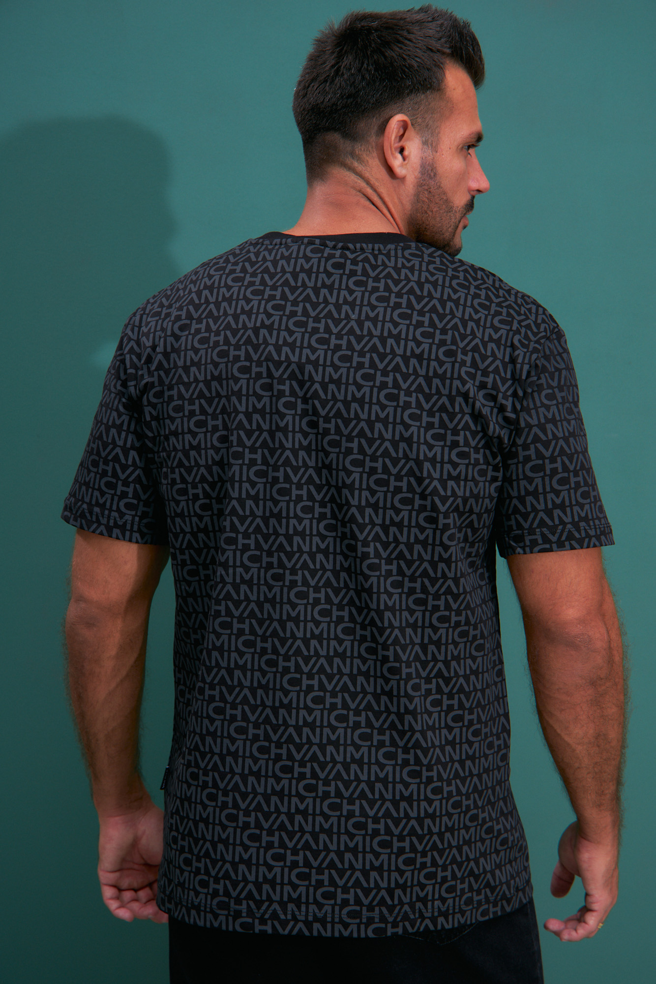 VM-232-22-018 Футболка Van Mich Черный