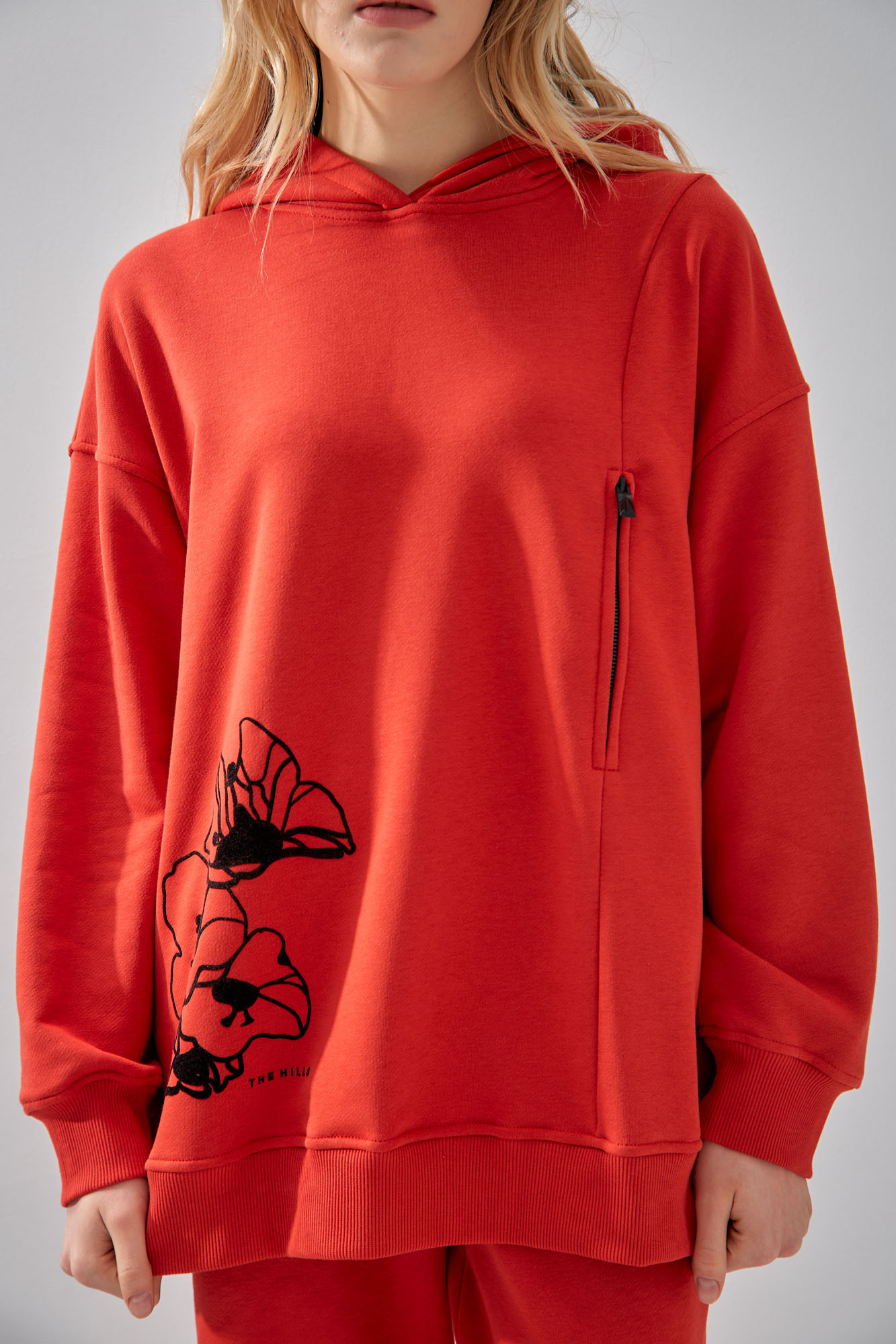 W-241-P-20-0063 худи the hills