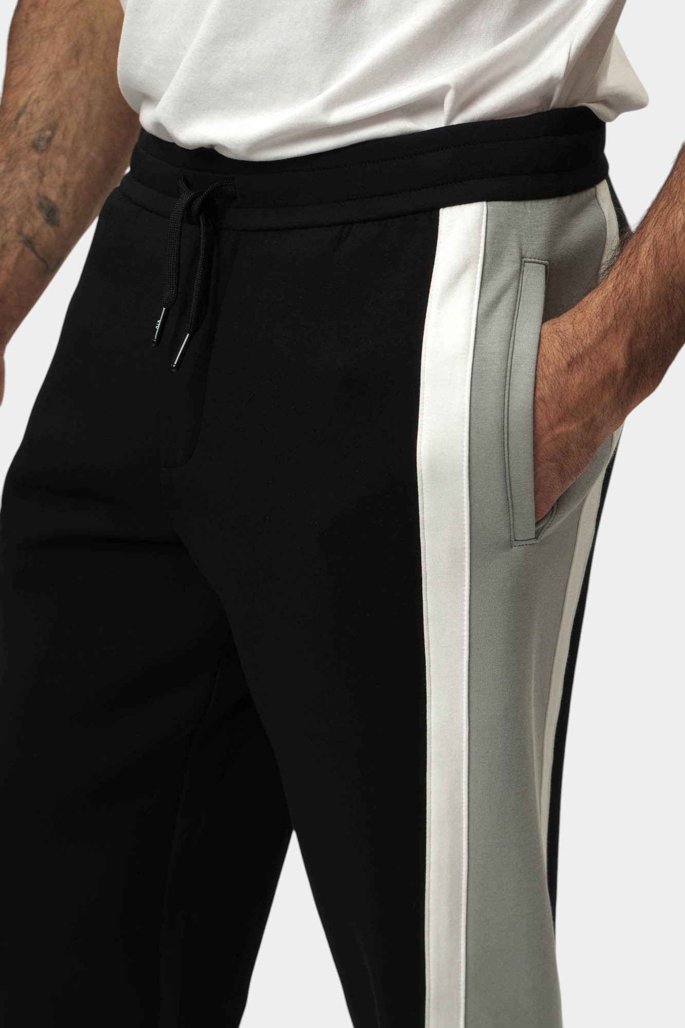 XM000522_AF13047 Брюки Armani Exchange 