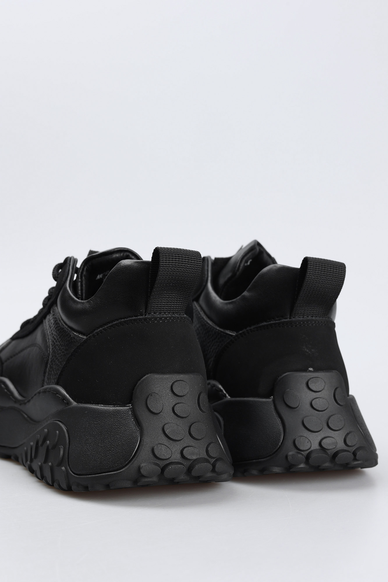 MC15684-MT/10 текстиль Полуботинки муж кожа чер. Кроссовки Marc Cony Черный