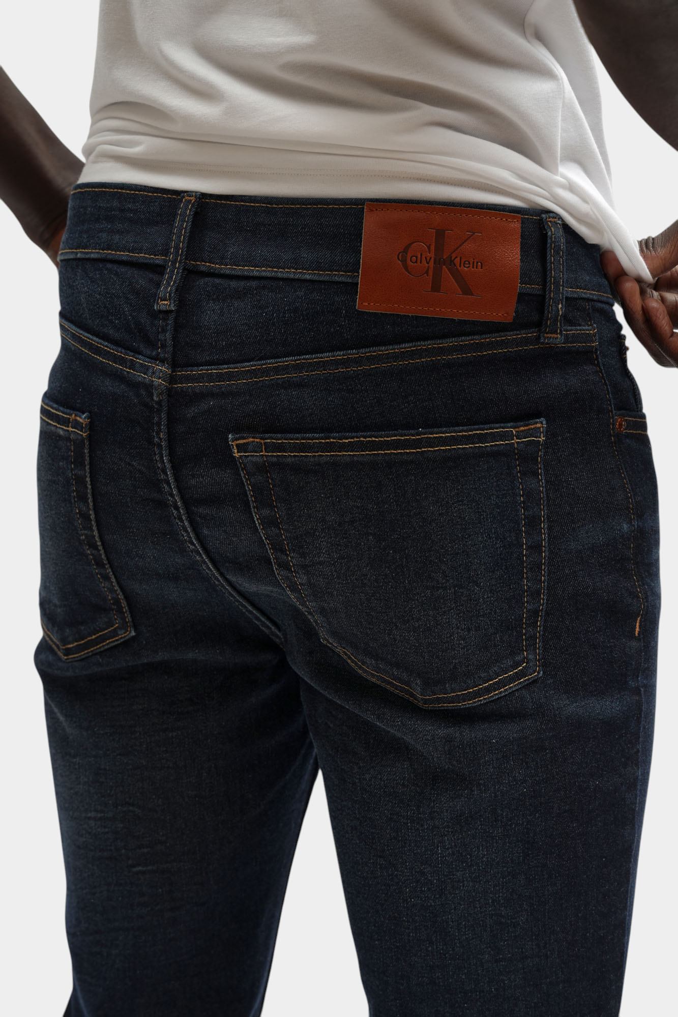 LV04RD718G Джинсы Calvin Klein Jeans Черный