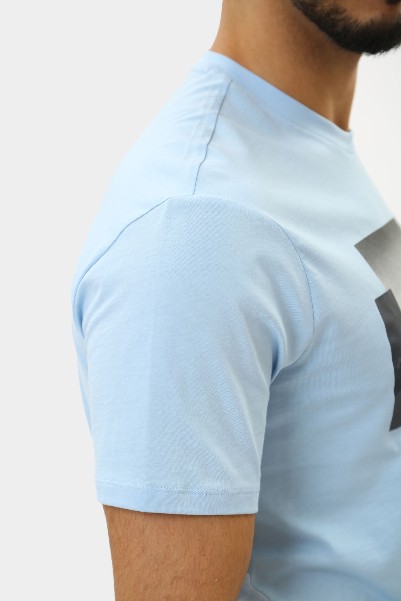 3DZTHR_ZJBYZ Футболка Armani Exchange Голубой