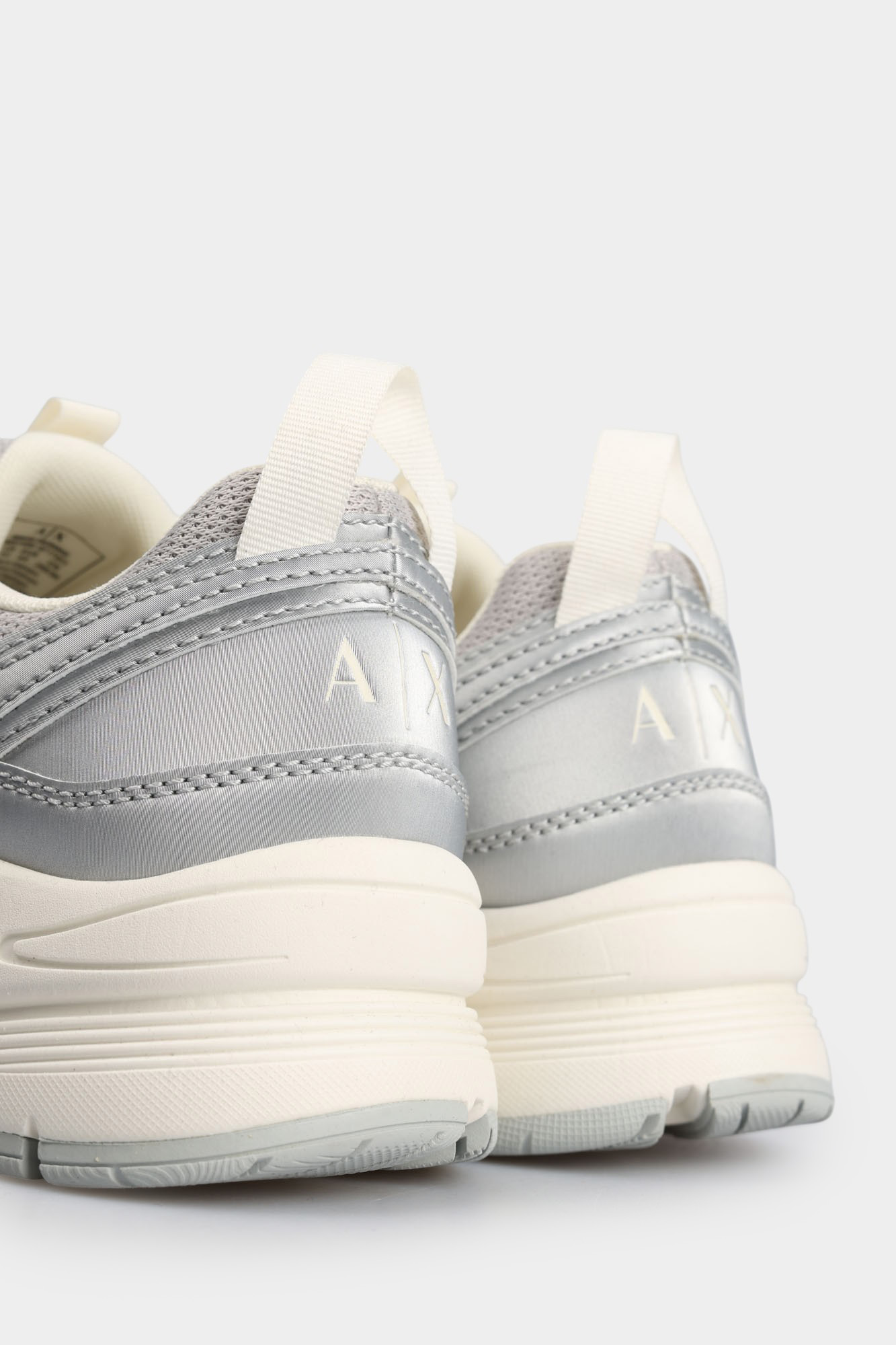 XM001690_AF17453 Кроссовки Armani Exchange Серебряный