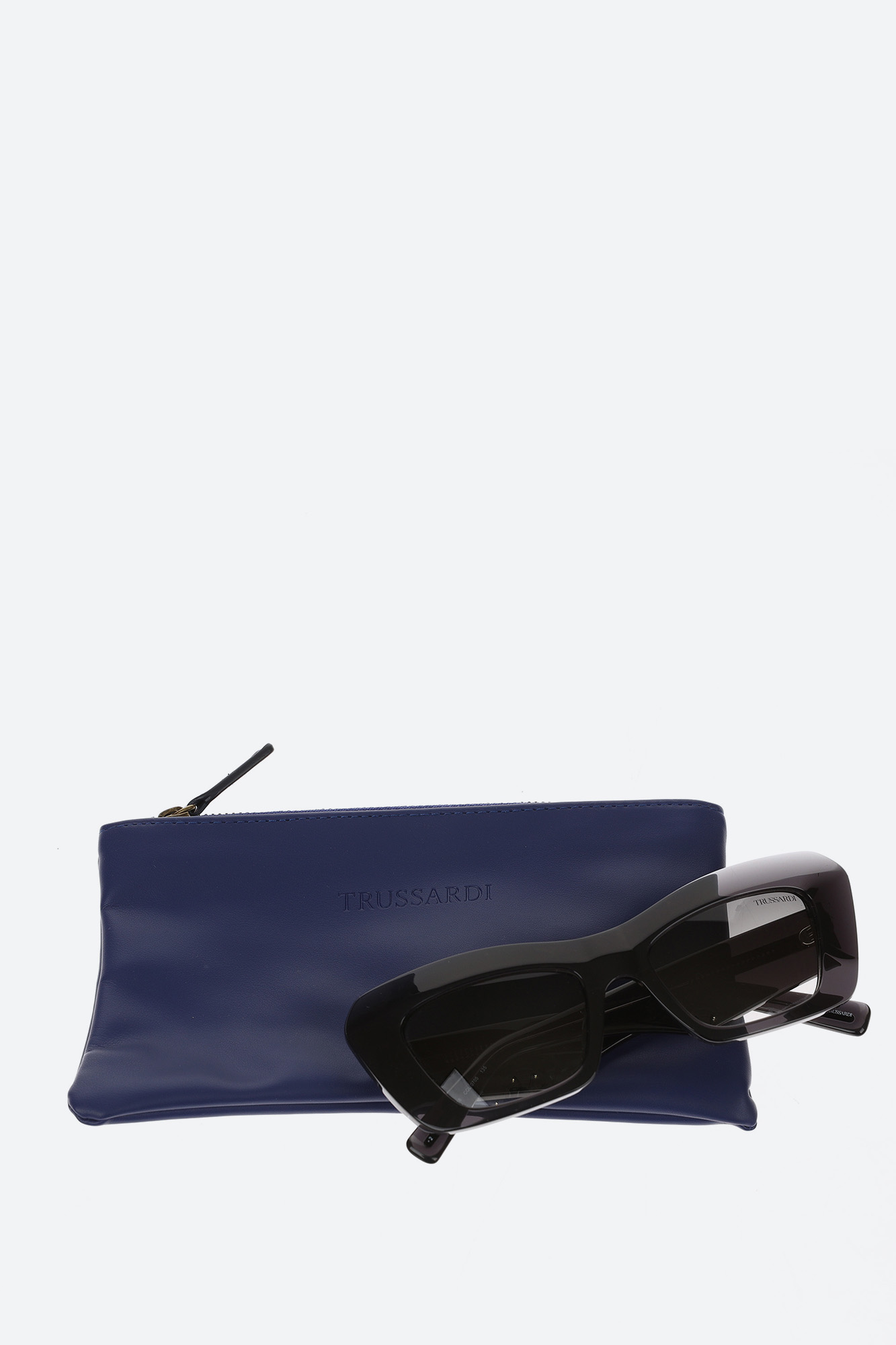 Trussardi-536 Очки с футляром Trussardi Черный