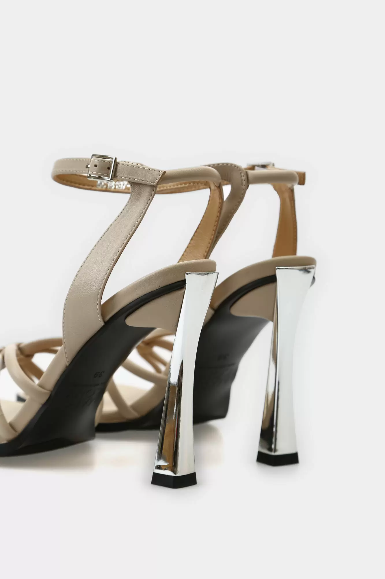 MC16197 Босоножки на каблуке Marc Cony Бежевый