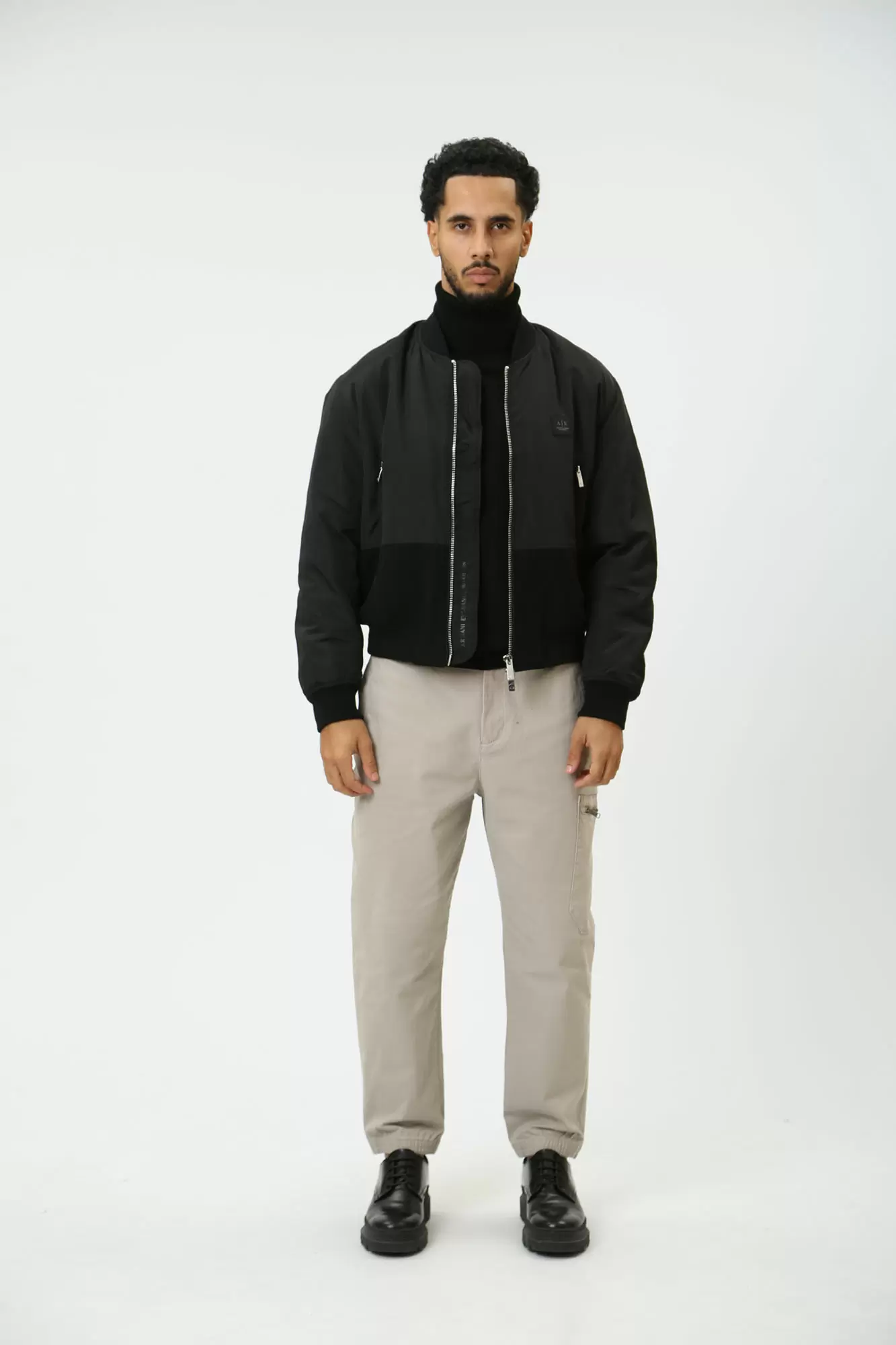 XM000033_AF10323 Бомбер Armani Exchange Черный