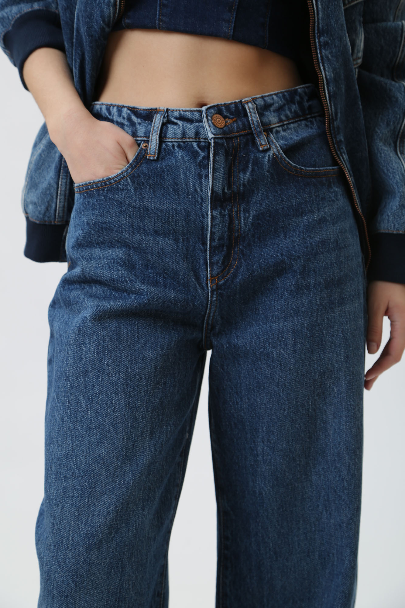 3DYJ38_Y16EZ брюки джинсовые armani exchange 