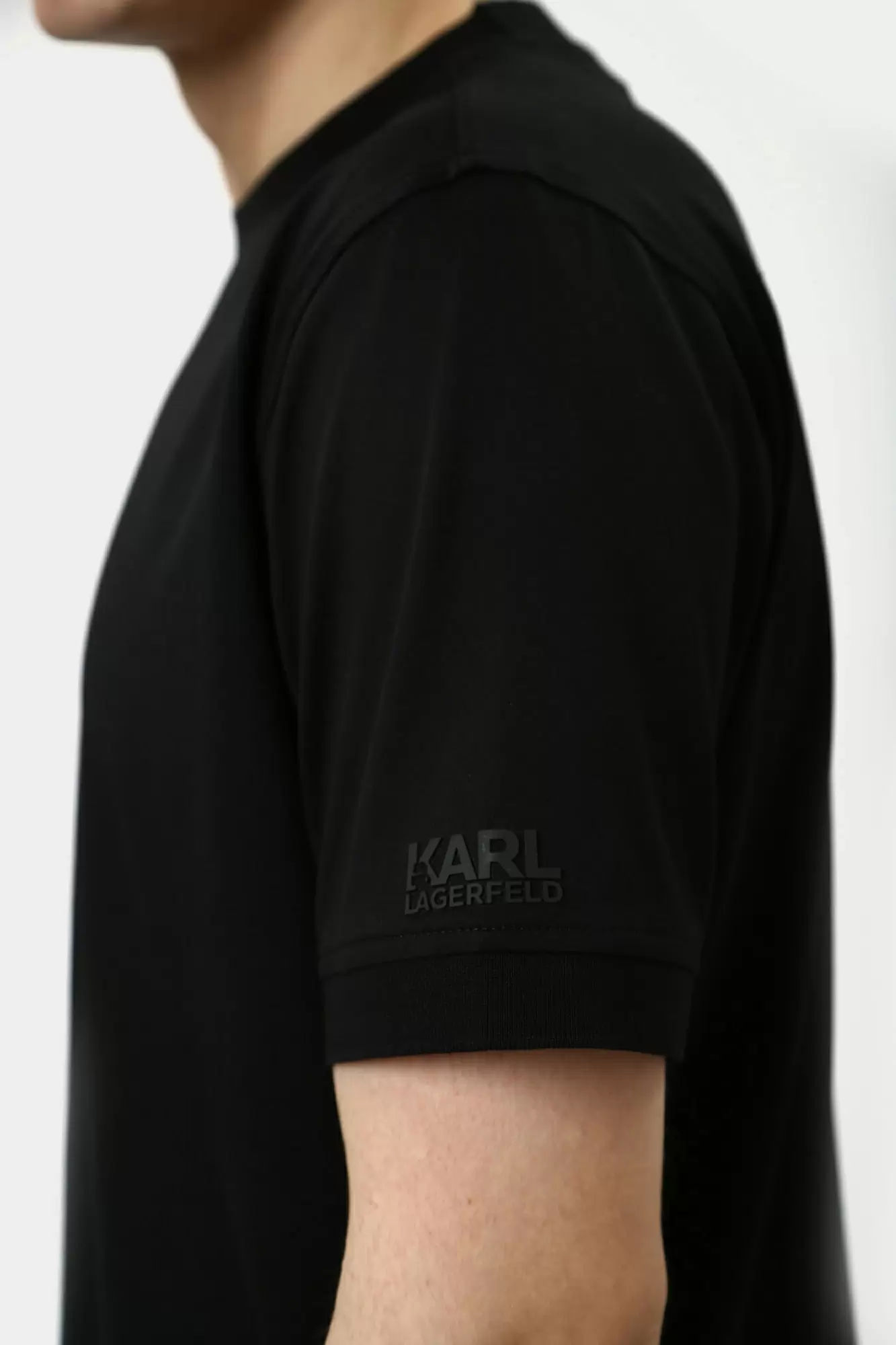 551200_755080 Футболка Karl Lagerfeld Черный