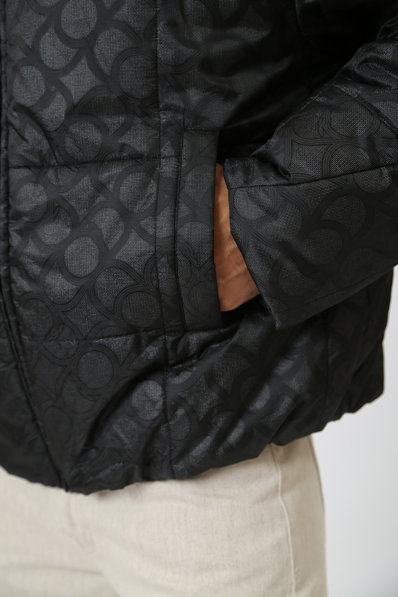 52S00913-1T006513 Куртка пуховая Trussardi Черный