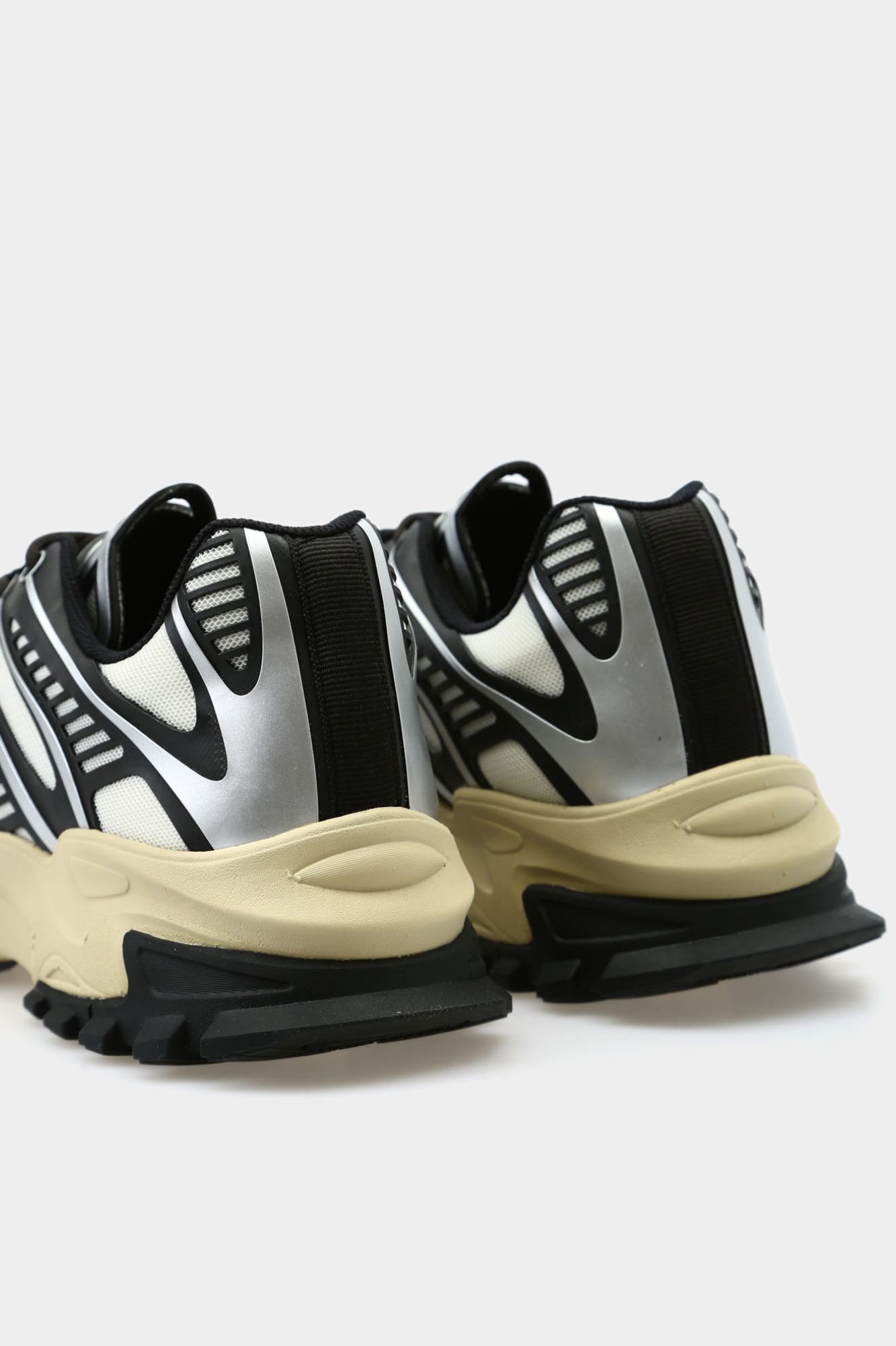 XUX238_XV907_U313 Кроссовки Armani Exchange Белый