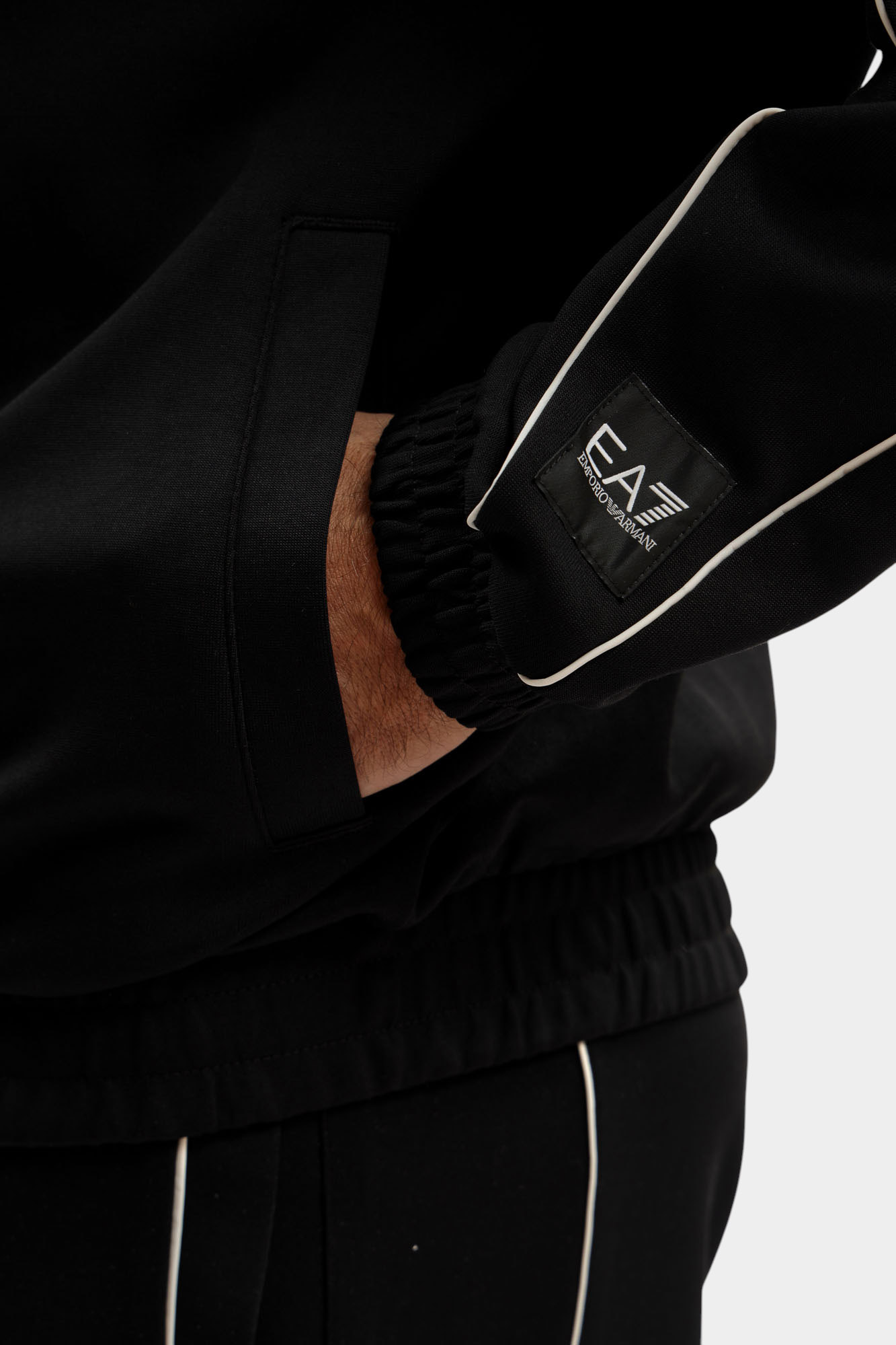 7M000985_AF12660 Толстовка EA7 Черный